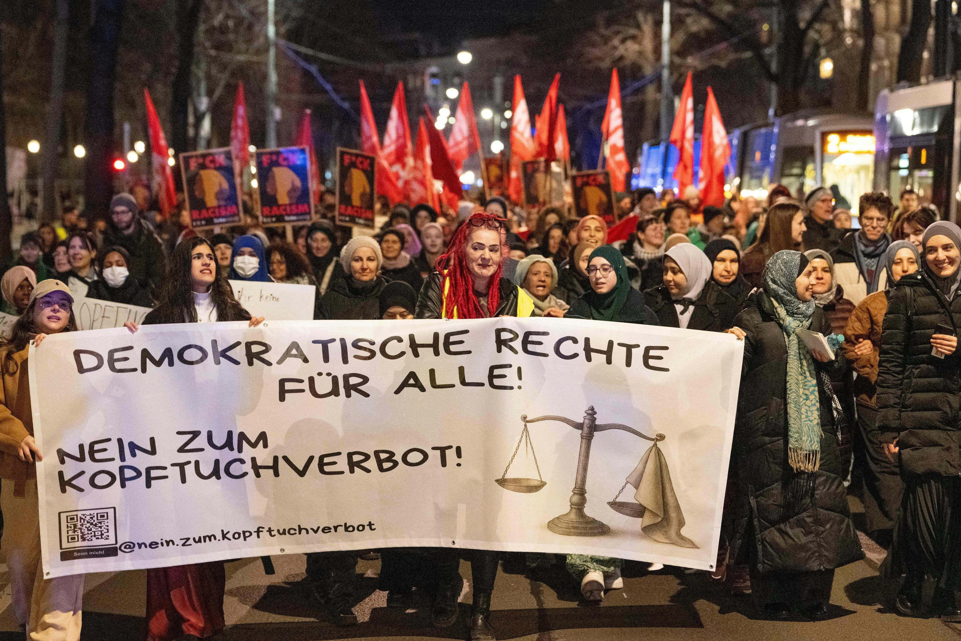 Mitte Februar kam es auf der Wiener Ringstraße zu einer Demo gegen das Kopftuchverbot