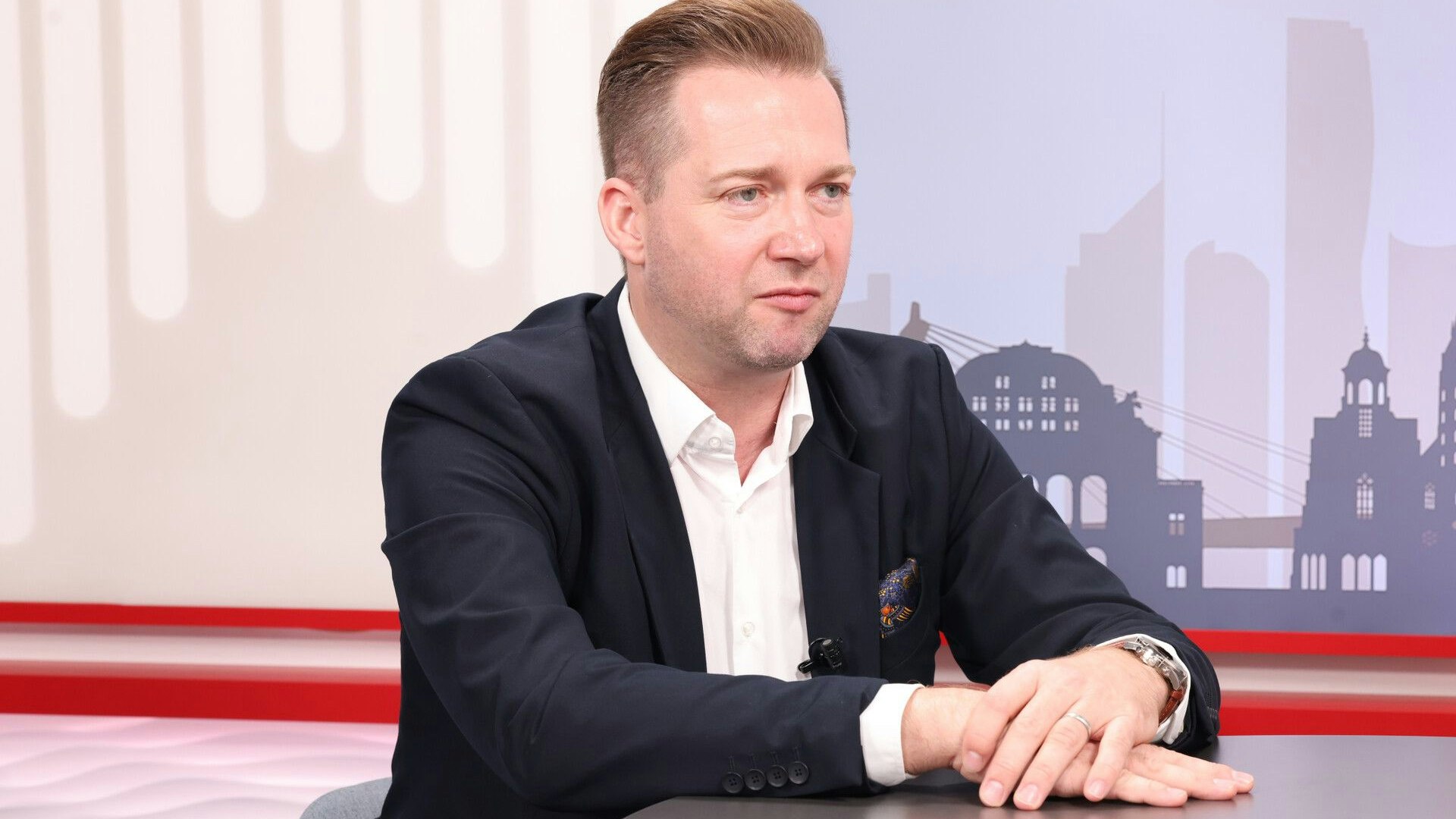 Der Chef des Handelsverbands Rainer Will stellt angesichts der Iran-Eskalation eine mögliche Teurungswelle in den Raum. 