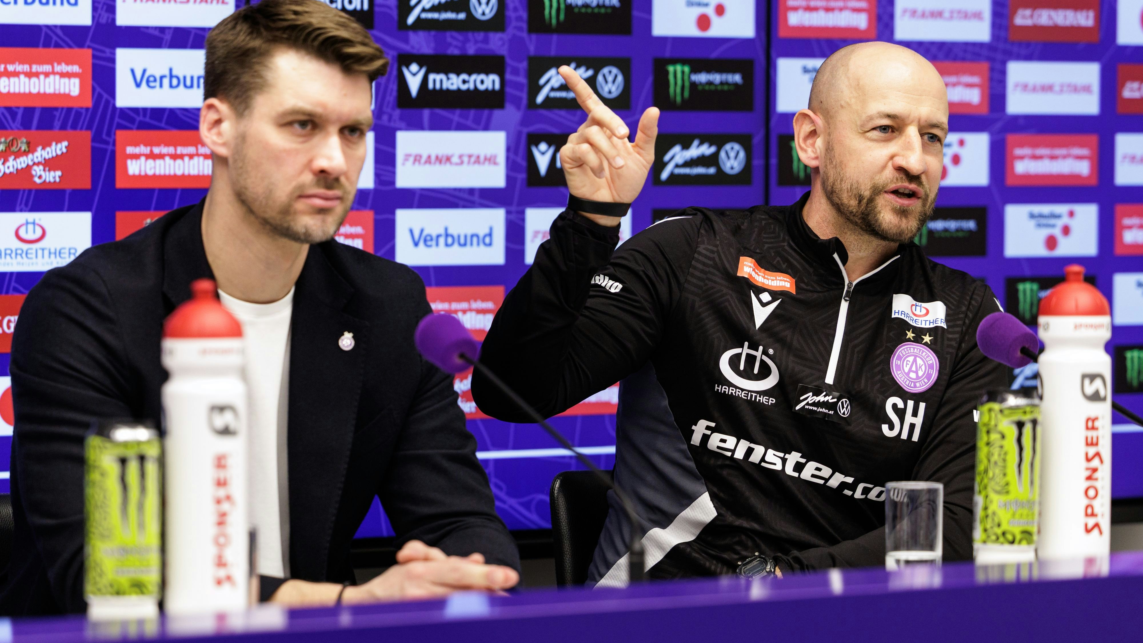 VIENNA,AUSTRIA,05.FEB.26 - SOCCER - ADMIRAL Bundesliga, FK Austria Wien, press conference. Image shows board member for sports Tomas Zorn and head coach Stephan Helm (A.Wien). Photo: GEPA pictures/ Armin Rauthner