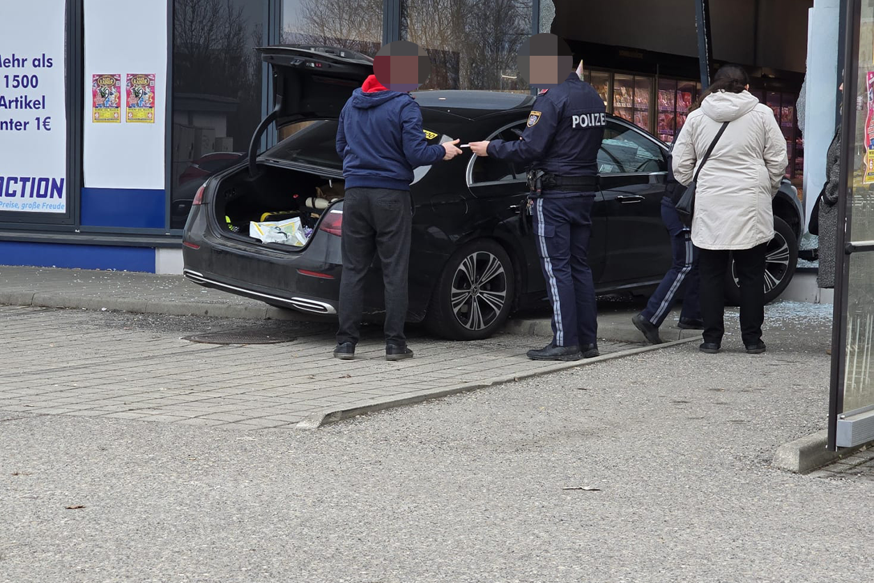 In der Früh sorgte ein Unfall in Floridsdorf für einen kuriosen Anblick.