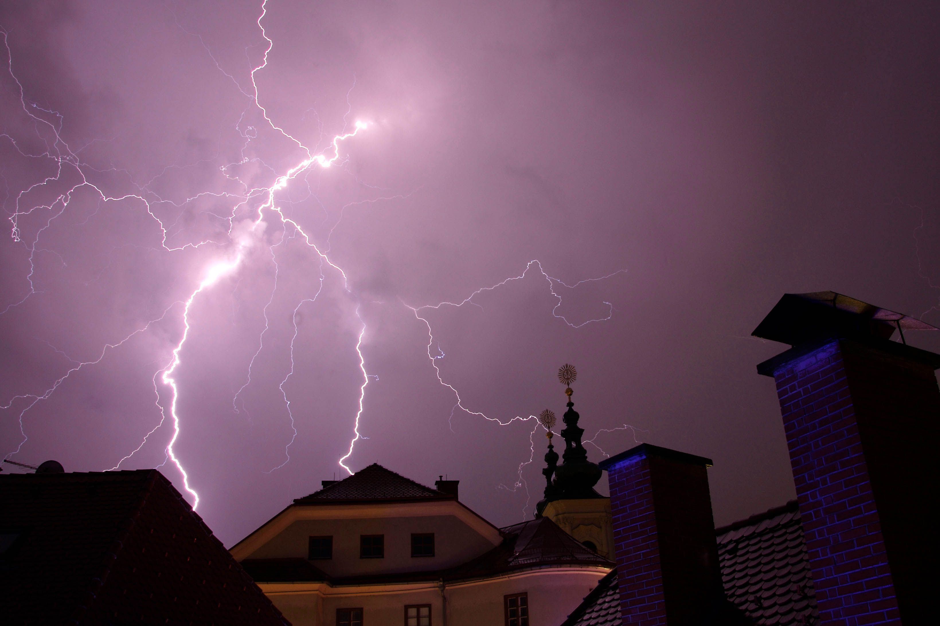 Heute.at - An den Nachmittagen – Meteorologe kündigt Gewitter an