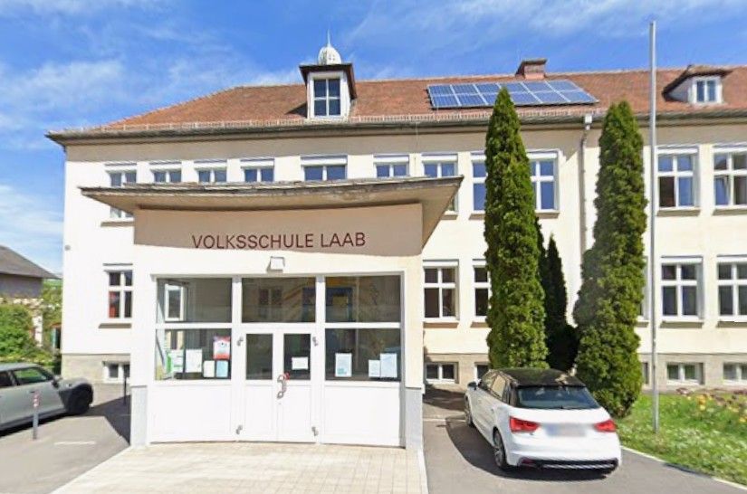 Die Kinder, die die Volksschule besuchen, wurden vorsorglich in Sicherheit gebracht.