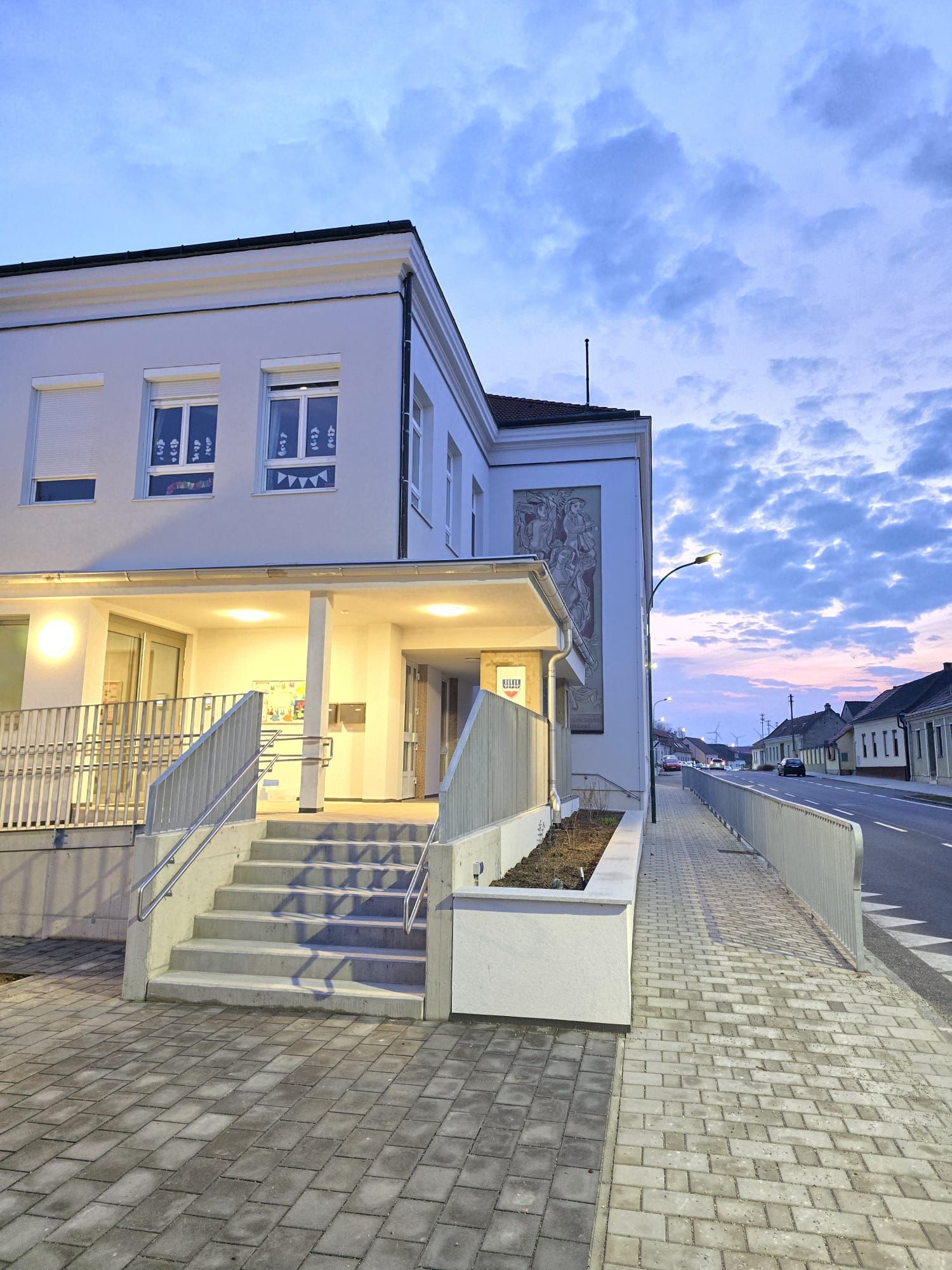 Die neue Volksschule in Rohrau