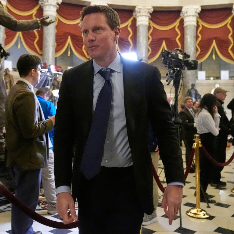 Internet, Social Media, TV, Zeitung, Kino, KI: Ein immer kleinerer Kreis von Männern entscheidet, was wir sehen, hören oder lesen. Und die meisten haben ein Naheverhältnis zum aktuellen US-Präsidenten. Nun schnappte sich Paramount auch noch Warner. Die Folgen.