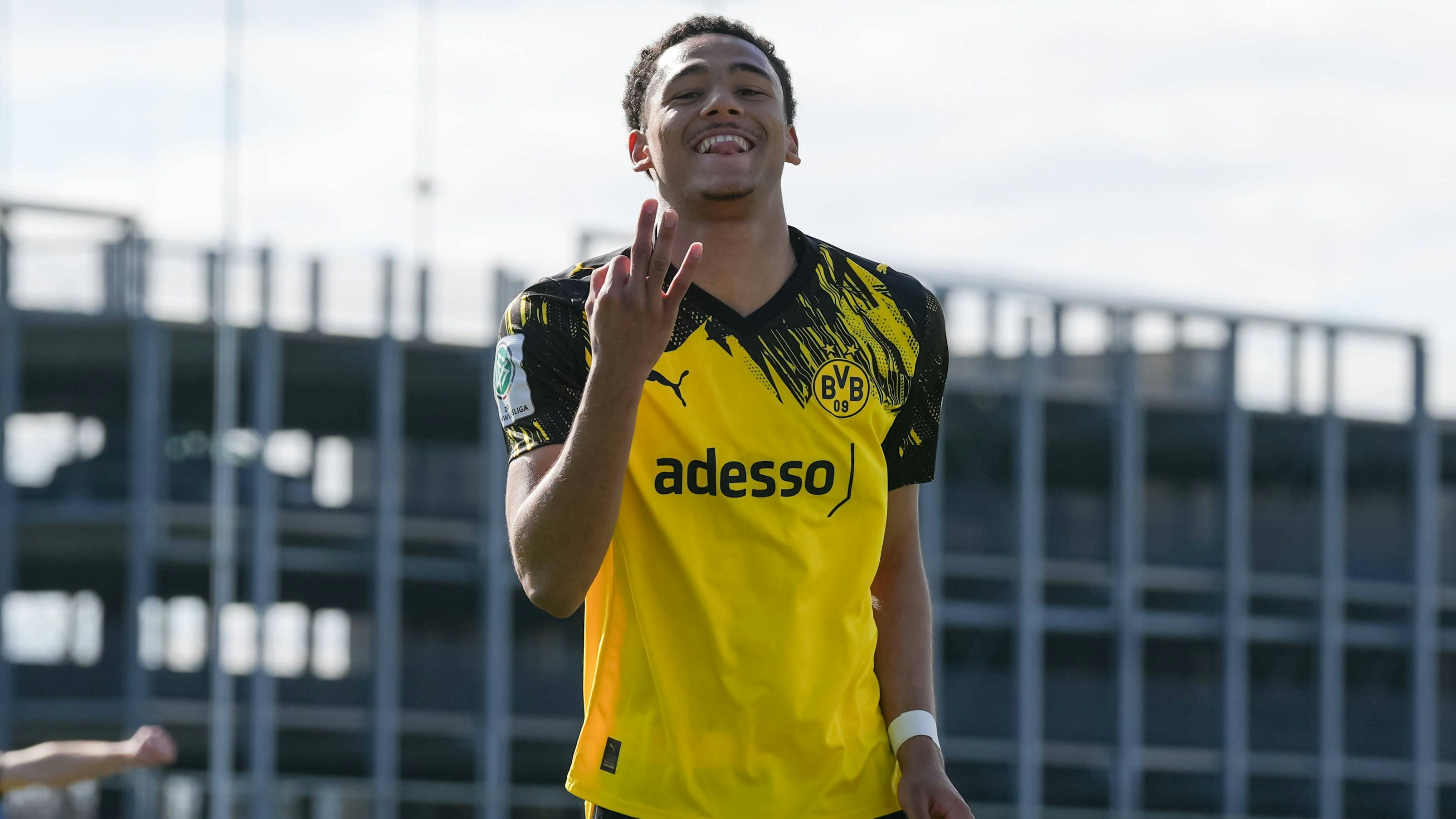 Heute.at - Vater traf mit Socke! ÖFB-Juwel glänzt mit 3 Derbytoren