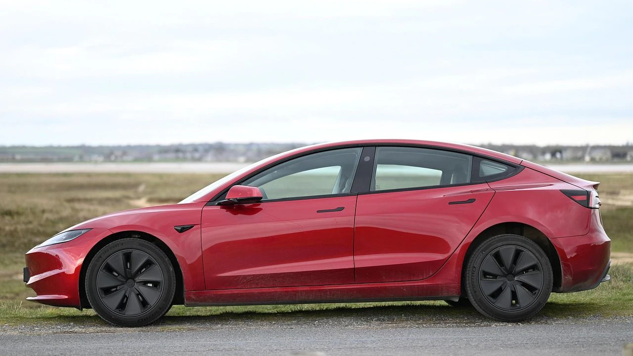 Heute.at - Alter Tesla-Akku versorgt jetzt Betrieb mit Strom