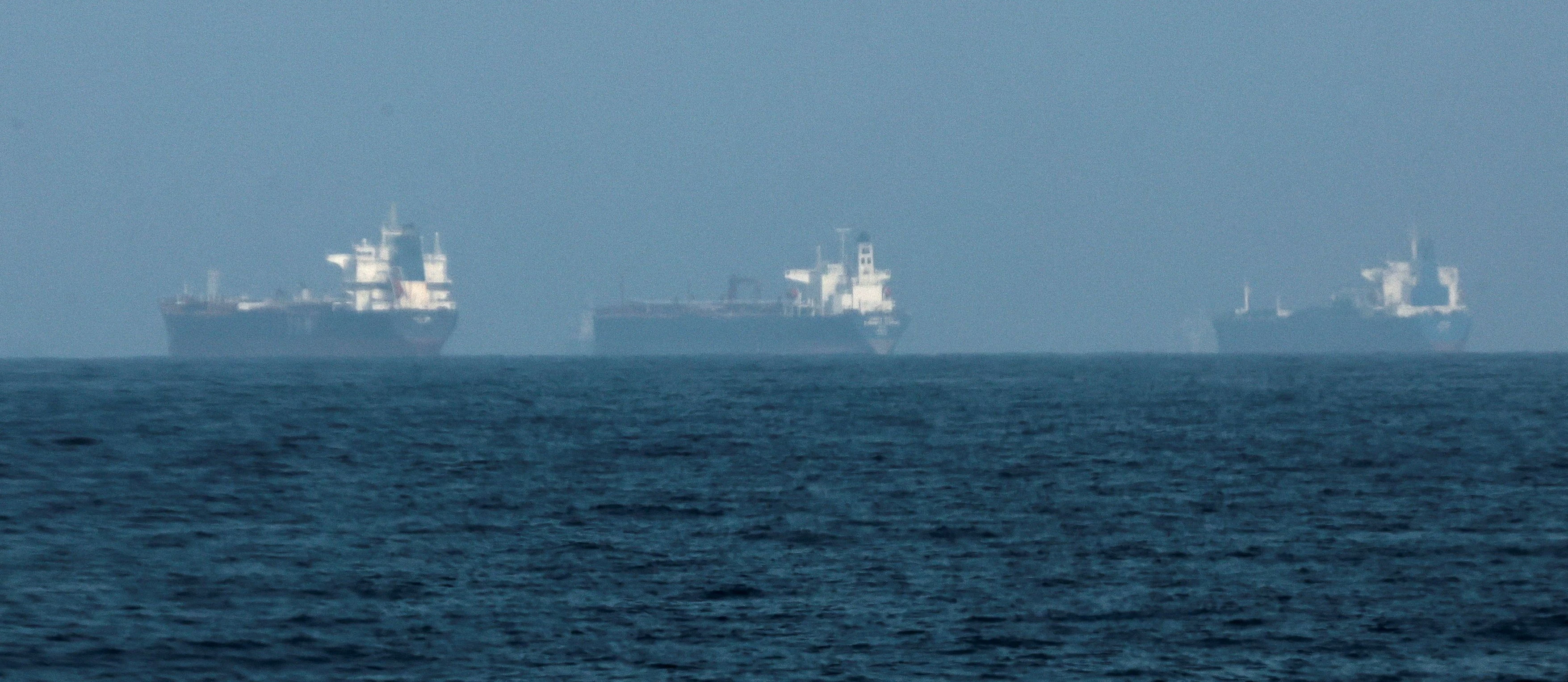 Öltanker in der Straße von Hormus: die meisten haben das Gebiet inzwischen verlassen, der Nachschub stockt