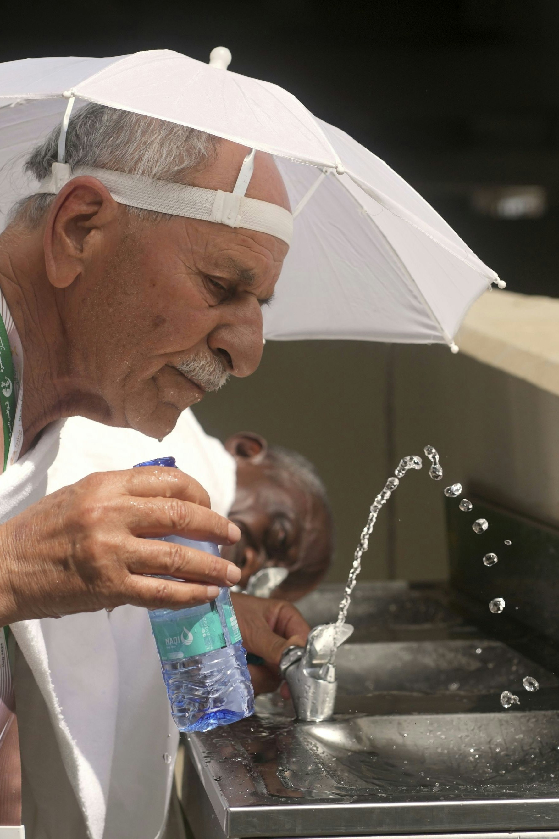 Kuwait bezieht 90 % seines Trinkwassers aus Entsalzungsanlagen, Saudi-Arabien 70 % und die Vereinigten Arabischen Emirate 42 %.