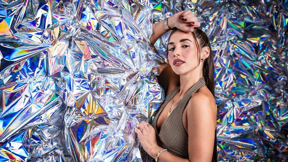 Sarah Engels (33, Köln): Ihre größte Leidenschaft ist ihre eigene Musik. Mit „Fire“ setzt Sarah Engels ein emotionales Zeichen für Empowerment, Zusammenhalt und Selbstbestimmung