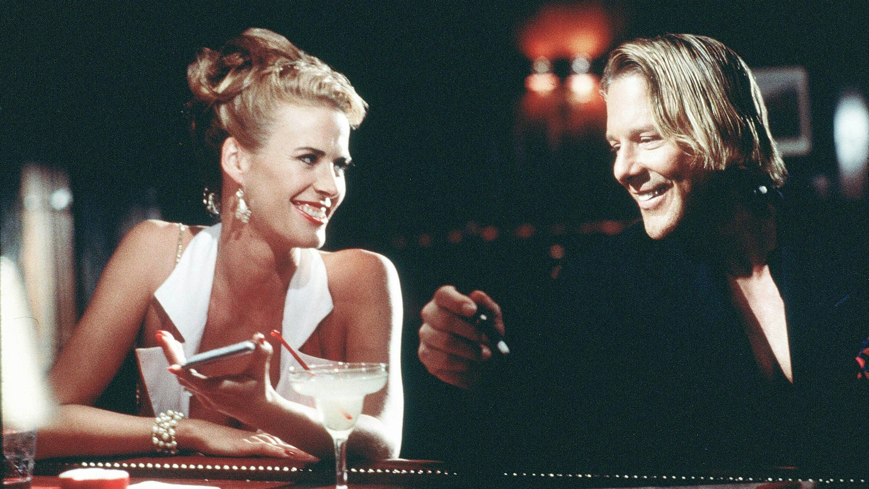 Annabel Schofield & Mickey Rourke Characters: Ally Mercer & Ed Altman Film: Exit In Red 1997 Director: Yurek Bogayevicz 23 August 1996 PUBLICATIONxINxGERxSUIxAUTxONLY Copyright: MaryxEvansxAFxArchivexShowtime 12550382 editorial use only