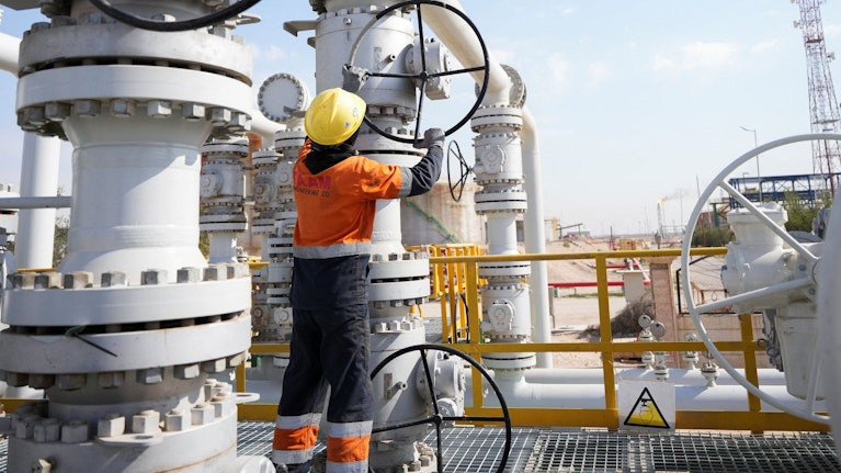 Die Straße von Hormus blockiert, Energieanlagen zerschossen: Die Welt hätte es kaum schlimmer treffen können, was die Versorgung betrifft. Wenn sich das nicht bis zum Wochenende ändert, wird Panik ausbrechen, warnt eine Expertin. Die Analyse.