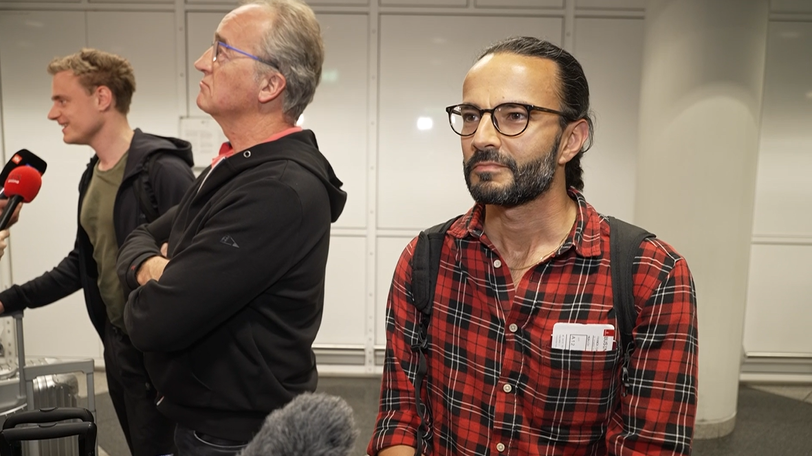 Dieser Heimkeher schildert unverhohlen, wie er sich gefühlt hat, als er die Raketeneinschläge gehört hat. 