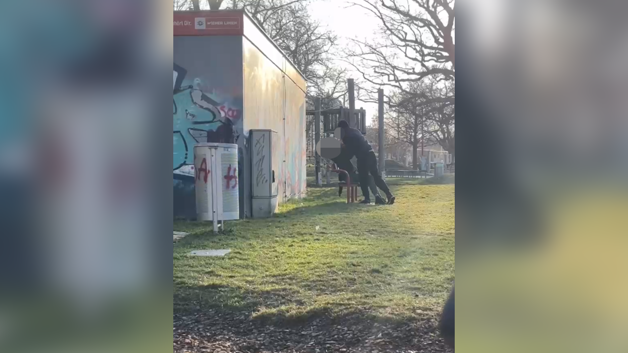 Der Streit eskalierte derartig, dass sich die Polizei der Sache annehmen musste.