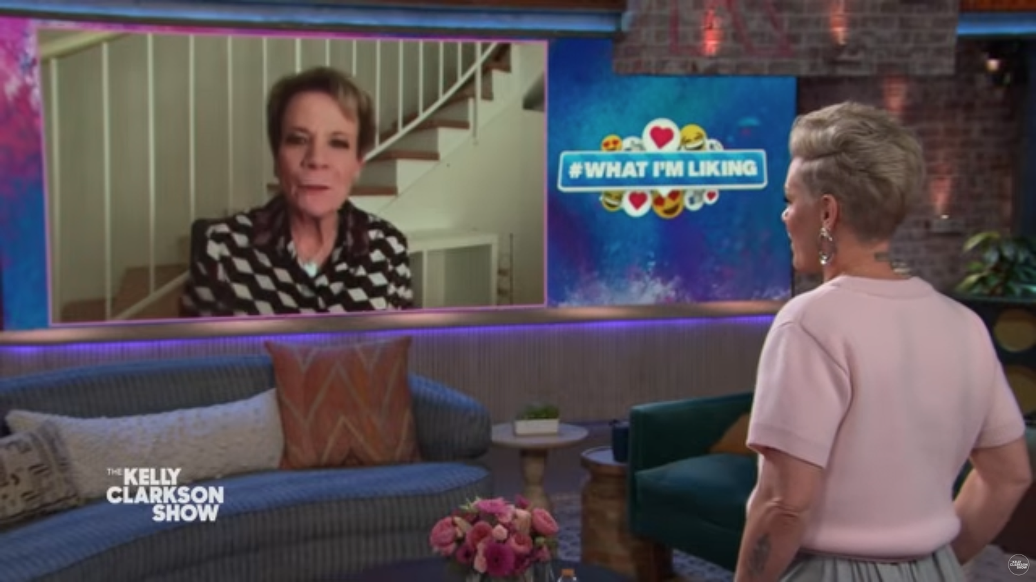 Dirigentin Marin Alsop war in die "Kelly Clarkson Sow" zugeschaltet und sprach mit Pink über die Pionierarbeiten einer Frau im Musikbusiness