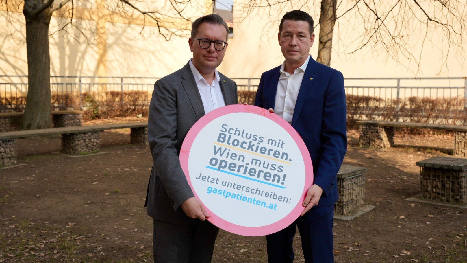 VPNÖ-Klubobmann und Bezirksparteiobmann Kurt Hackl sowie VPNÖ-Landesgeschäftsführer Matthias Zauner (l.)