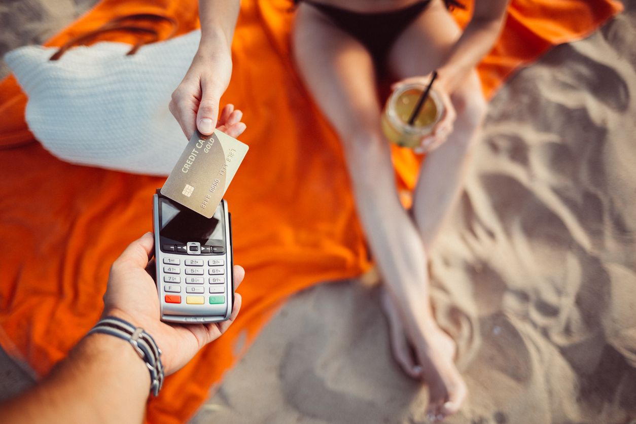 Heute.at - Bargeld oder Karte? So zahlst du im Urlaub richtig