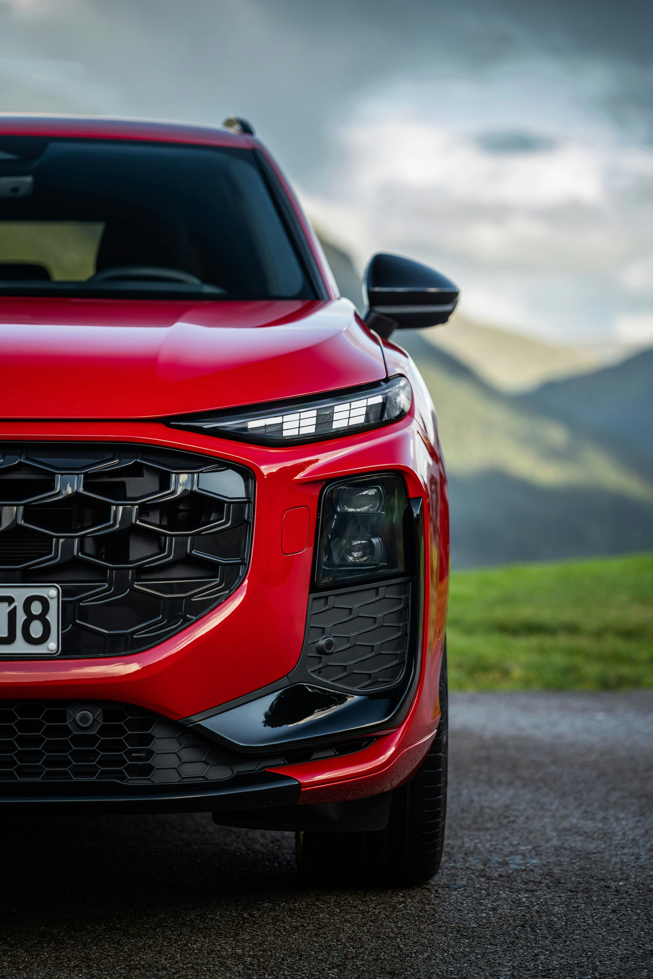 25.600 Lichtfäden je Scheinwerfer sind in der jüngsten Generation der Matrix-LED-Scheinwerfer von Audi verbaut – hier bei einem neuen Q3 der dritten Serie