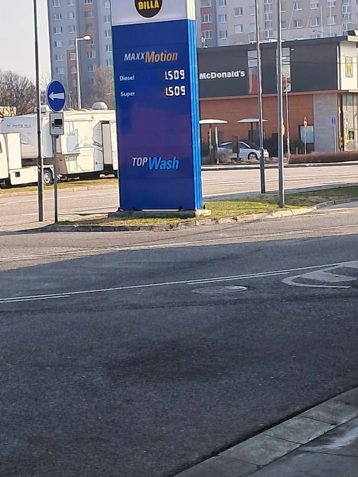 In Bratislava sind die Spritpreise deutlich niedriger.