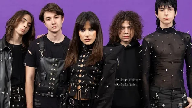 Alexandra Căpitănescu fährt für Rumänien nach Wien. Der Song ist umstritten: "Choke me". 