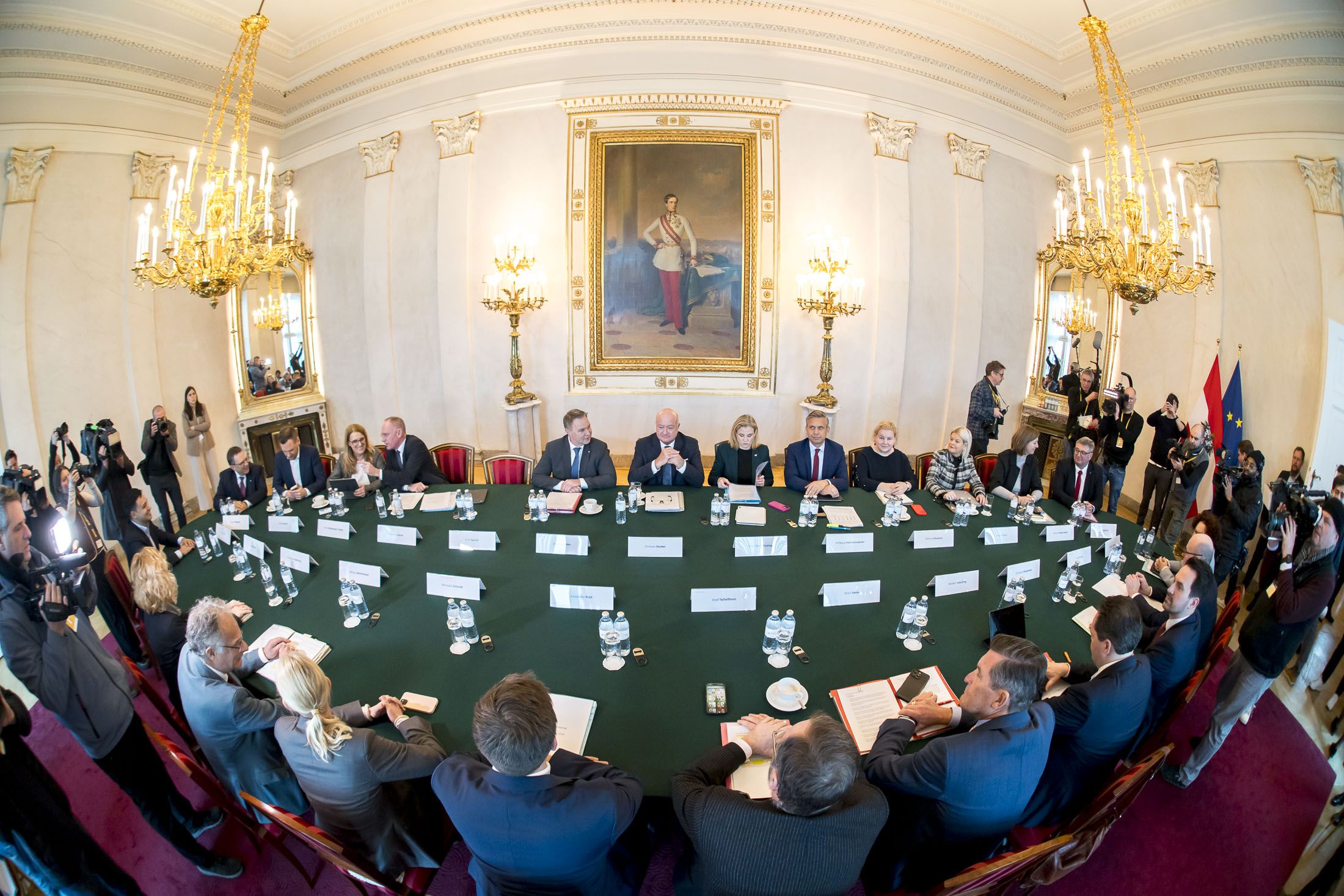 Die Koalition aus ÖVP, SPÖ und Neos ist seit genau einem Jahr im Amt. 