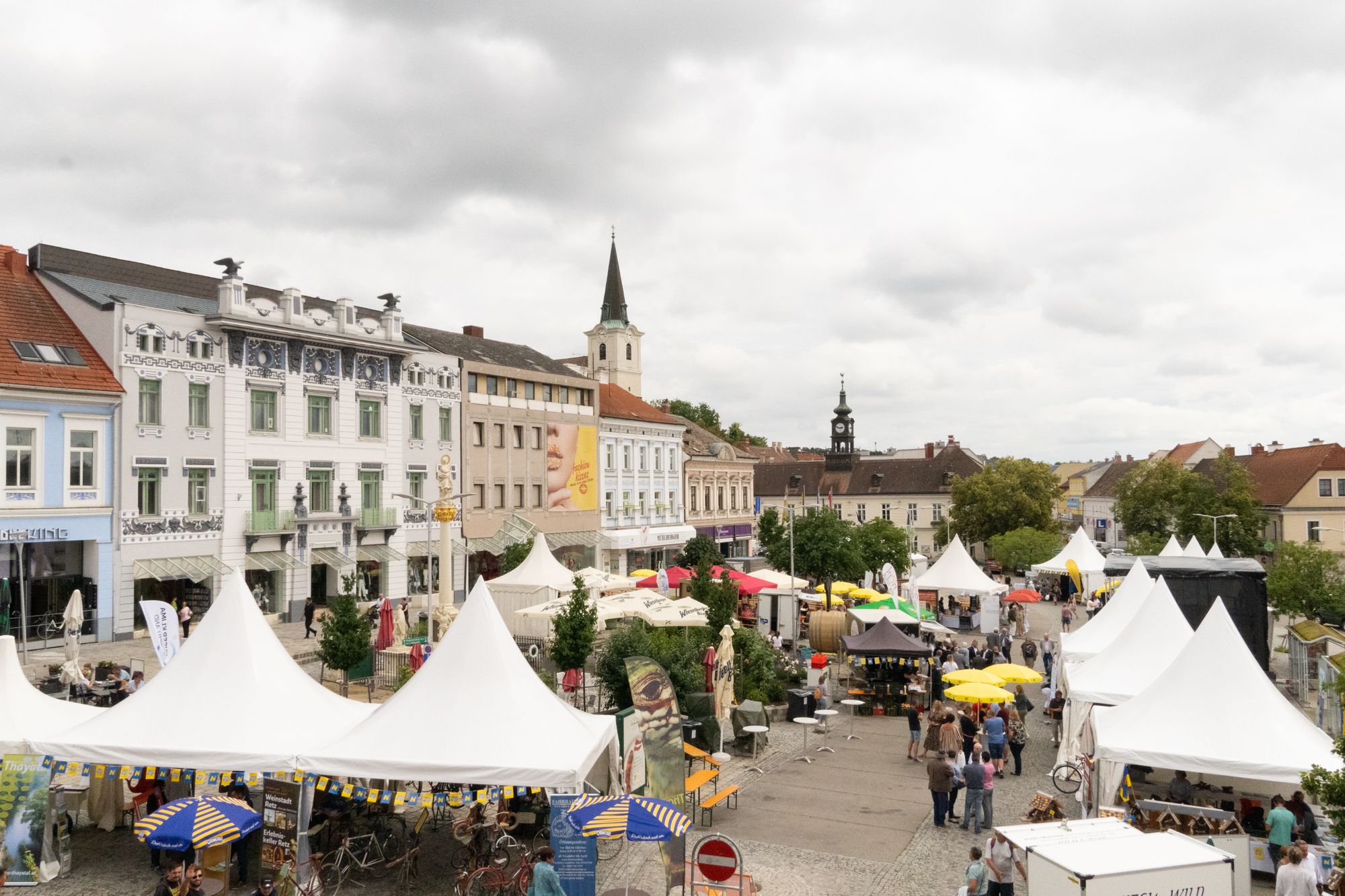 Der Hauptplatz der Stadtgemeinde Hollabrunn bietet Platz für ein abwechslungsreiches Programm.