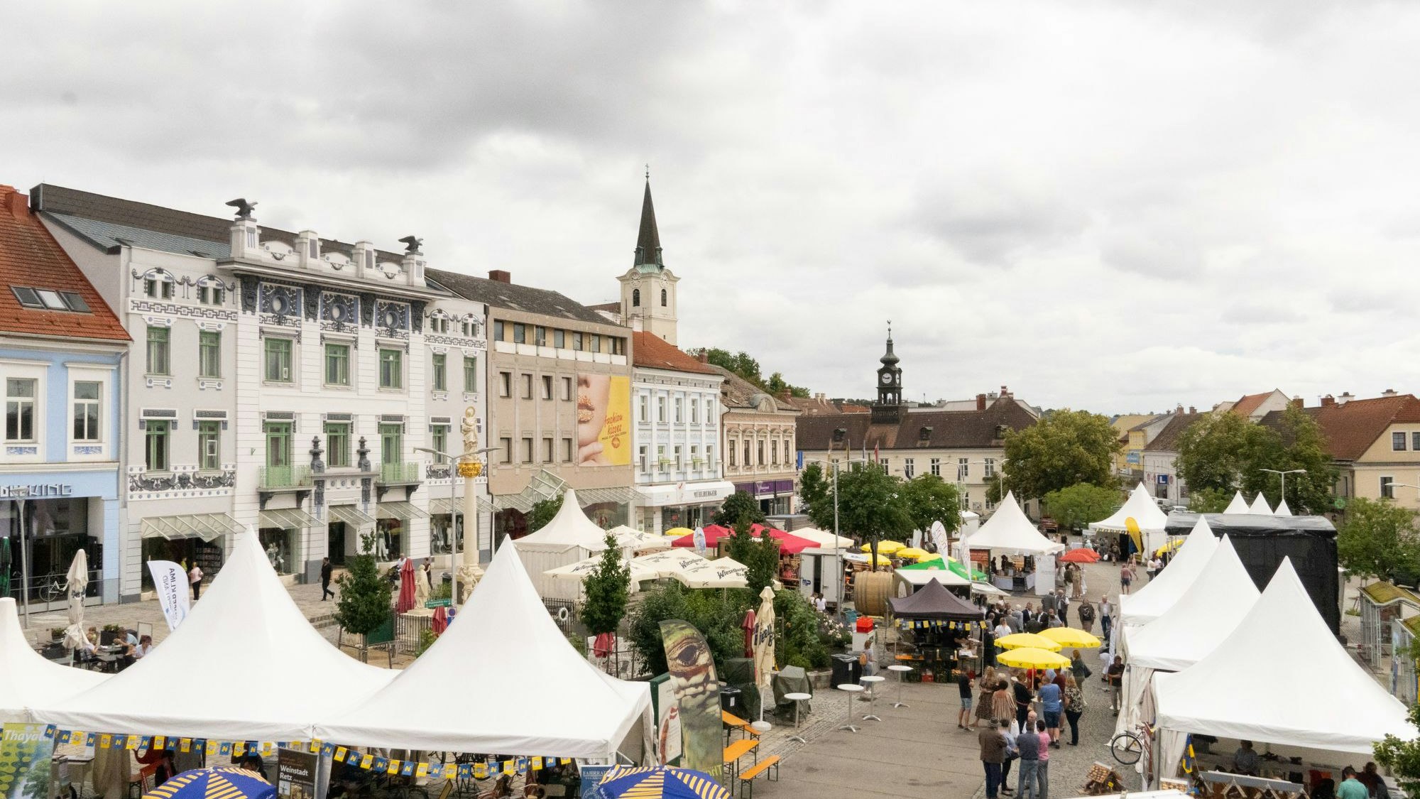 Der Hauptplatz der Stadtgemeinde Hollabrunn bietet Platz für ein abwechslungsreiches Programm.