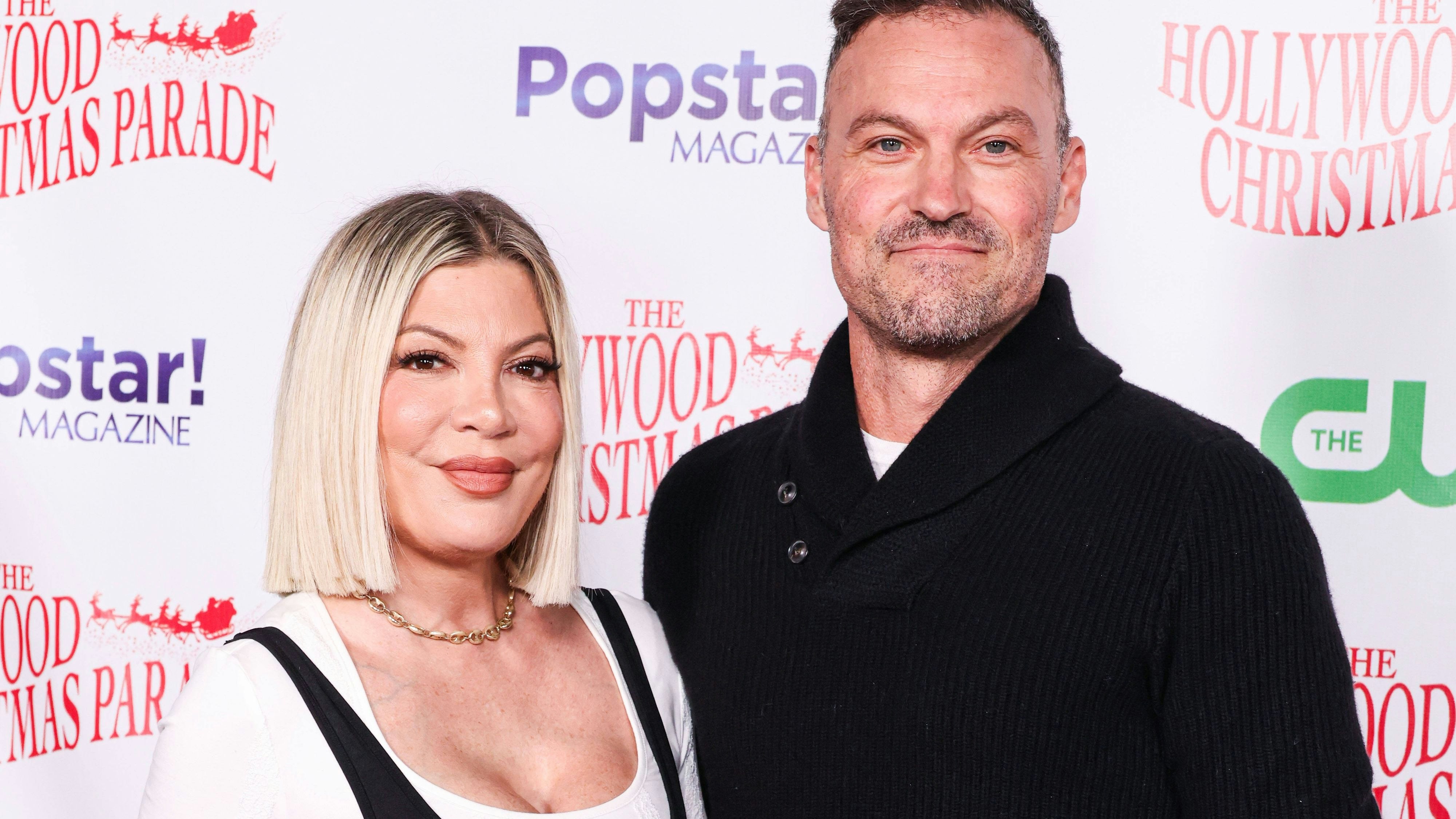 <strong>Tori Spelling</strong> und <strong>Brian Austin Green</strong> bei der Hollywood Christmas Parade 2025.
