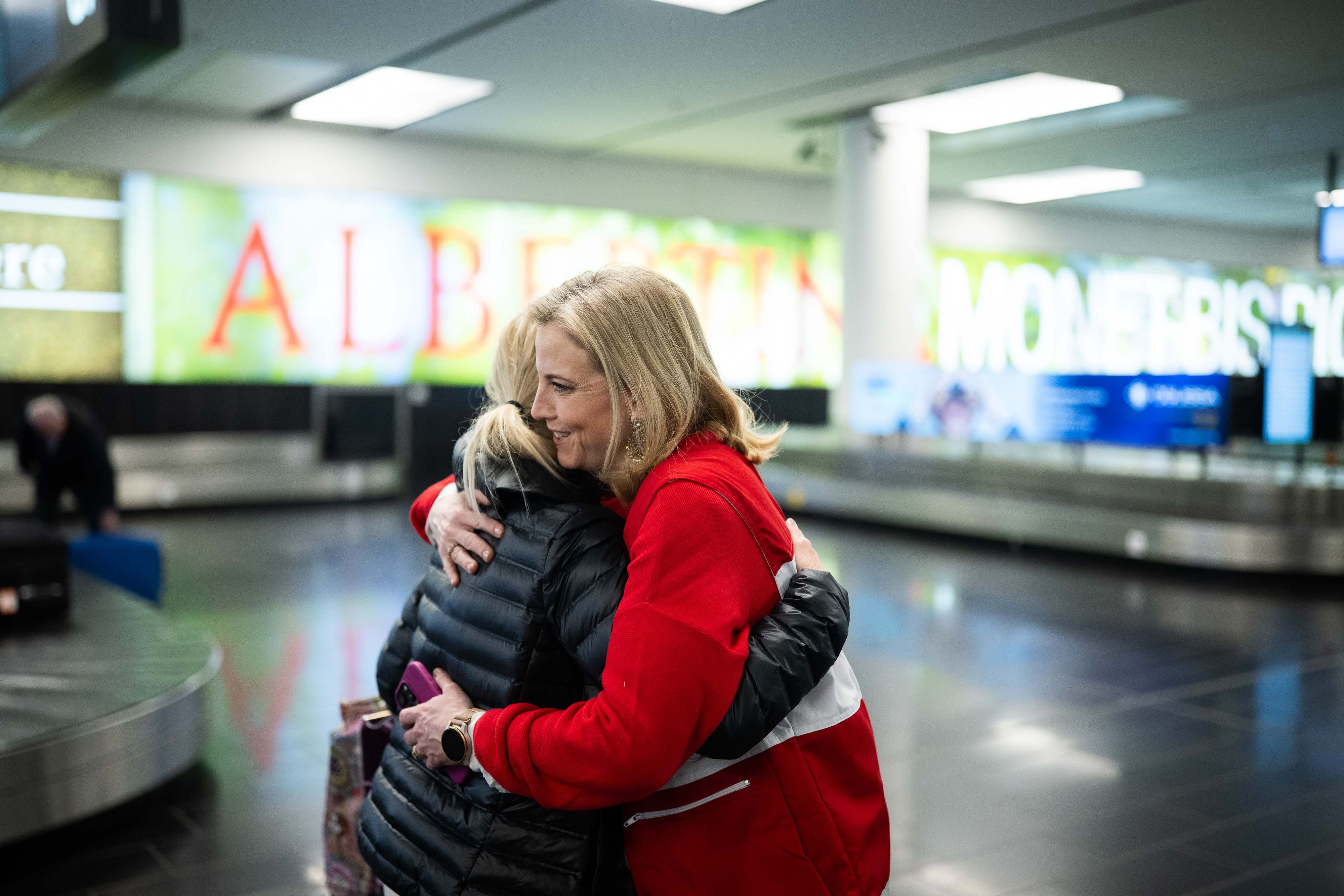 Heute.at - Rettungsflug aus Kriegsgebiet – wer die Tickets zahlt