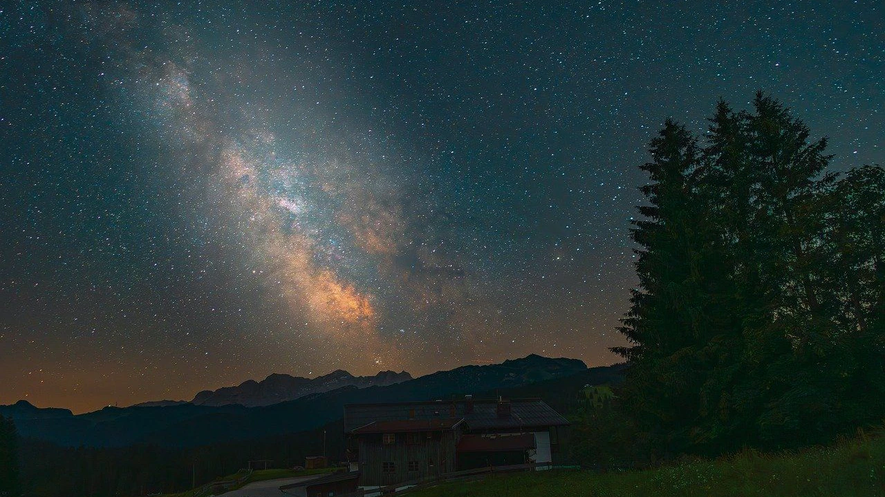 Sternenhimmel über den Alpen