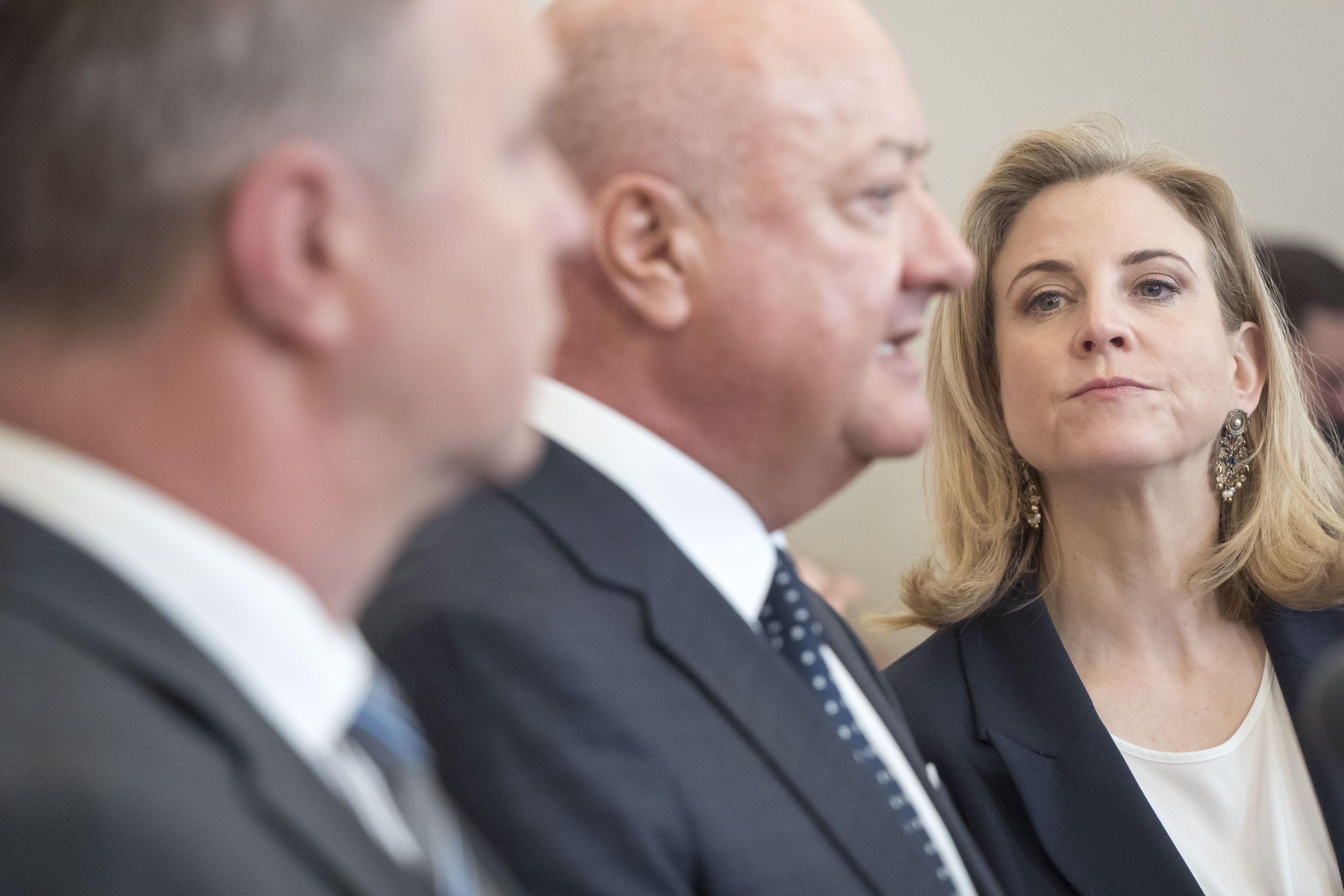 Andreas Babler, Christian Stocker und Beate Meinl-Reisinger suchen bei Preis-Maßnahmen momentan solo ihr Glück