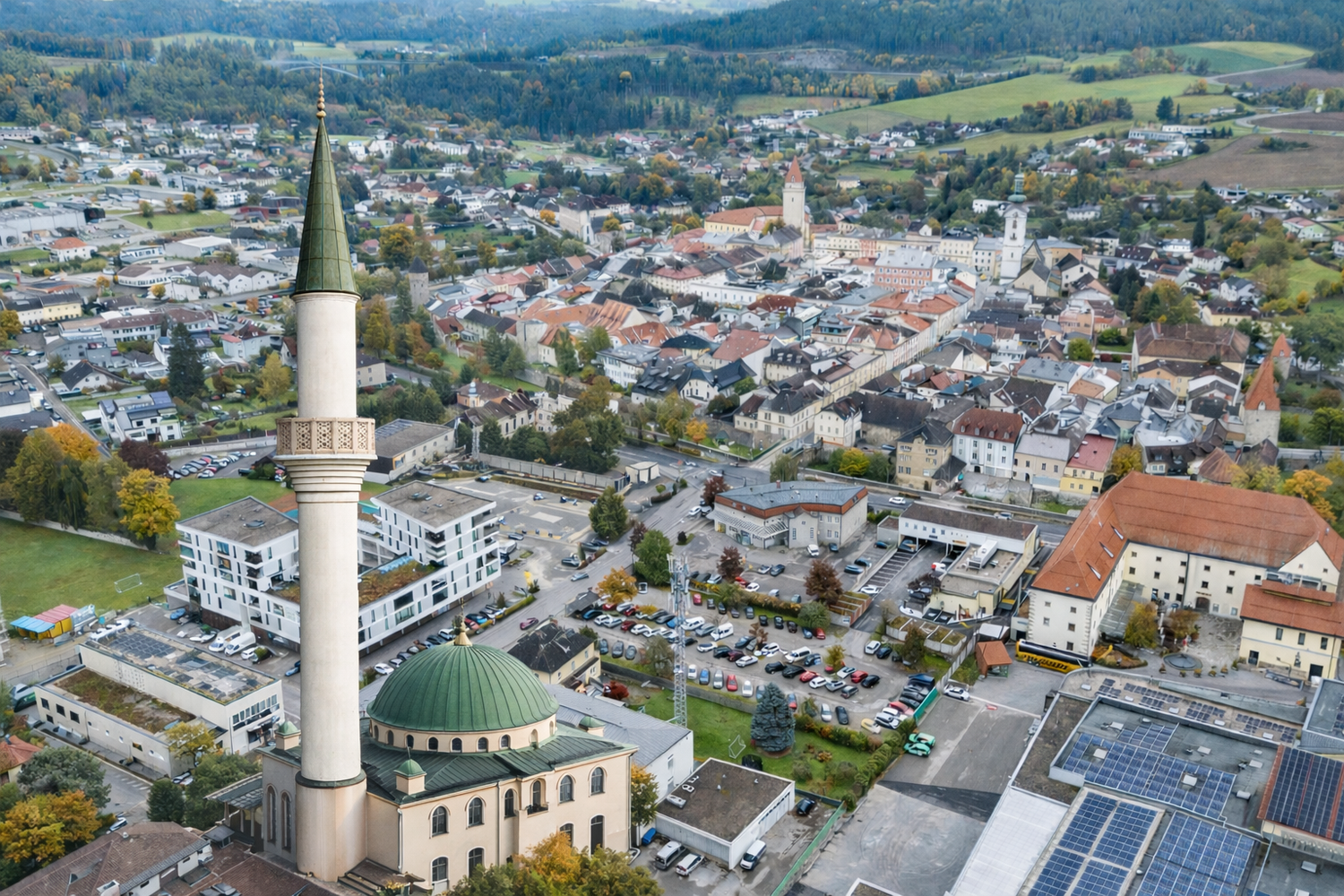 Ein geplanter Neubau eines muslimischen Gebetshauses sorgt in Freistadt für Diskussionen. Gerüchte über eine größere Moschee mit Minarett lassen Politik und Bürger aufhorchen.