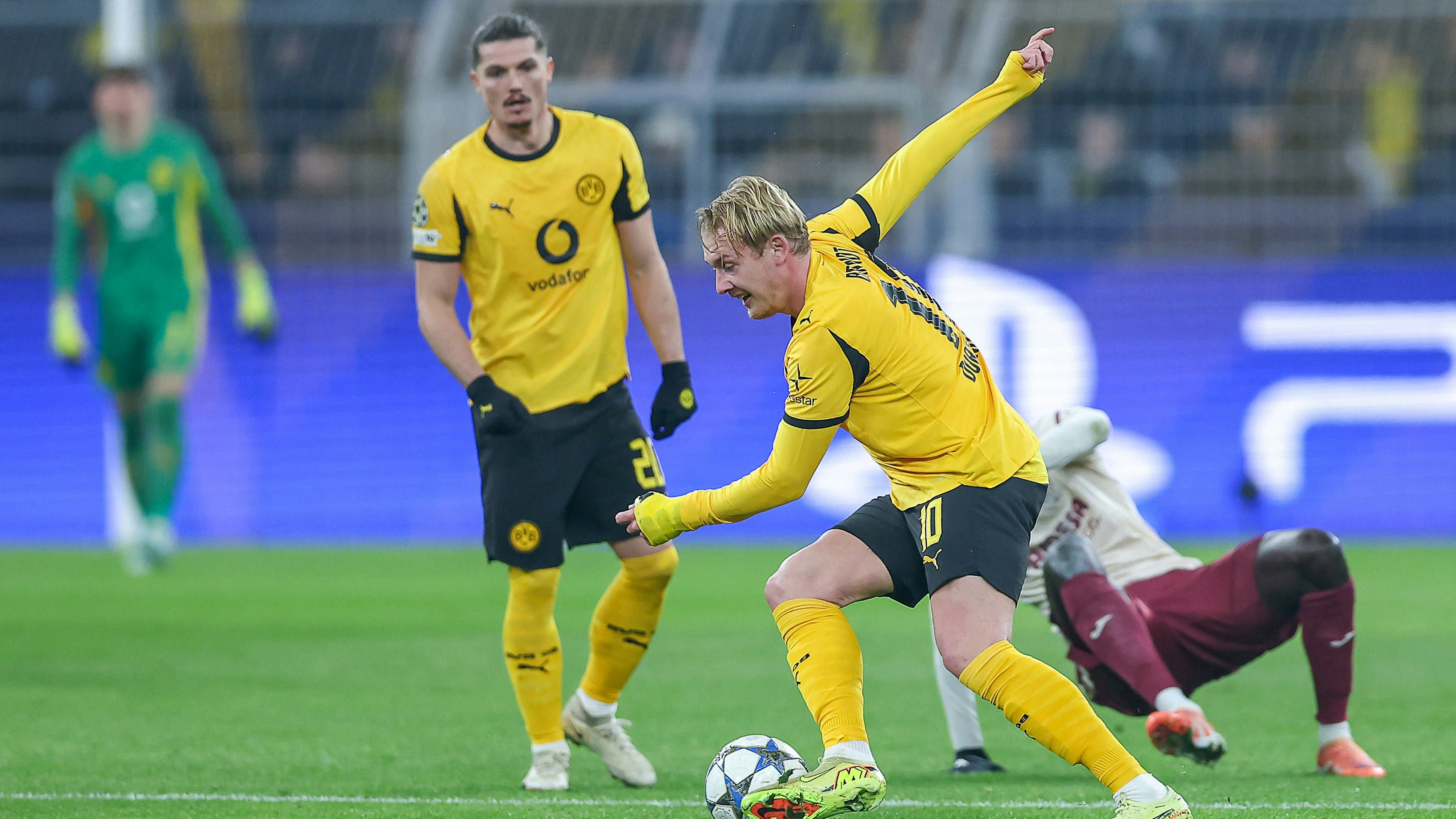 25.11.2025, Fußball, UEFA Champions League, Borussia Dortmund - FC Villarreal, BVB Stadion, 5. Spieltag, Saison 2025 2026: Marcel Sabitzer BVB 20 Julian Brandt BVB 10 Regulations prohibit any use of photographs as image sequences and or quasi-video. Nordrhein-Westfalen Deutschland *** 25 11 2025, Football, UEFA Champions League, Borussia Dortmund FC Villarreal, BVB Stadion, Matchday 5, Season 2025 2026 Marcel Sabitzer BVB 20 Julian Brandt BVB 10 Regulations prohibit any use of photographs as image sequences and or quasi video Nordrhein Westfalen Germany