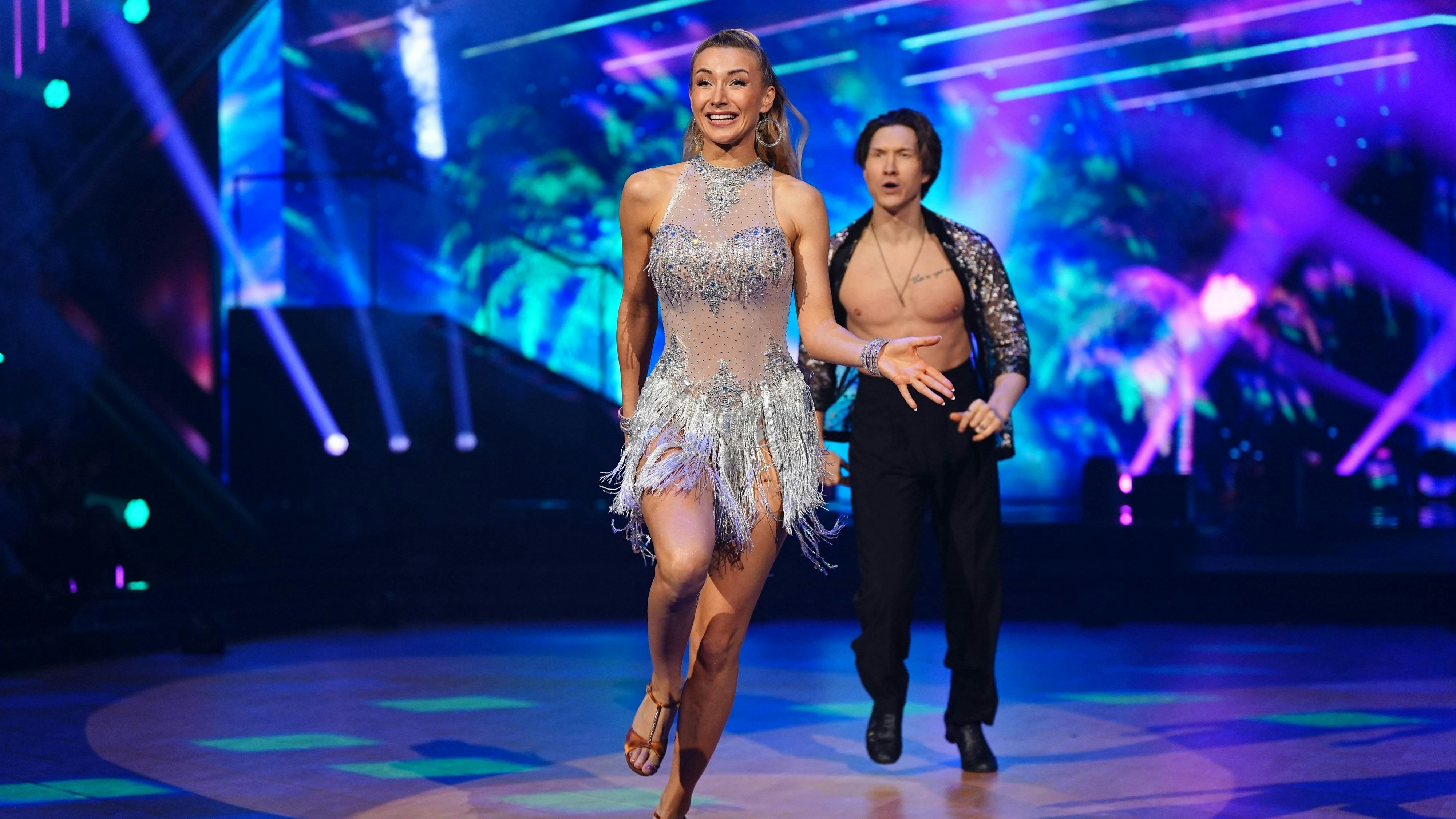 Heute.at - Untenrum Mist – Jury zerlegt Anna-Carina Woitschack