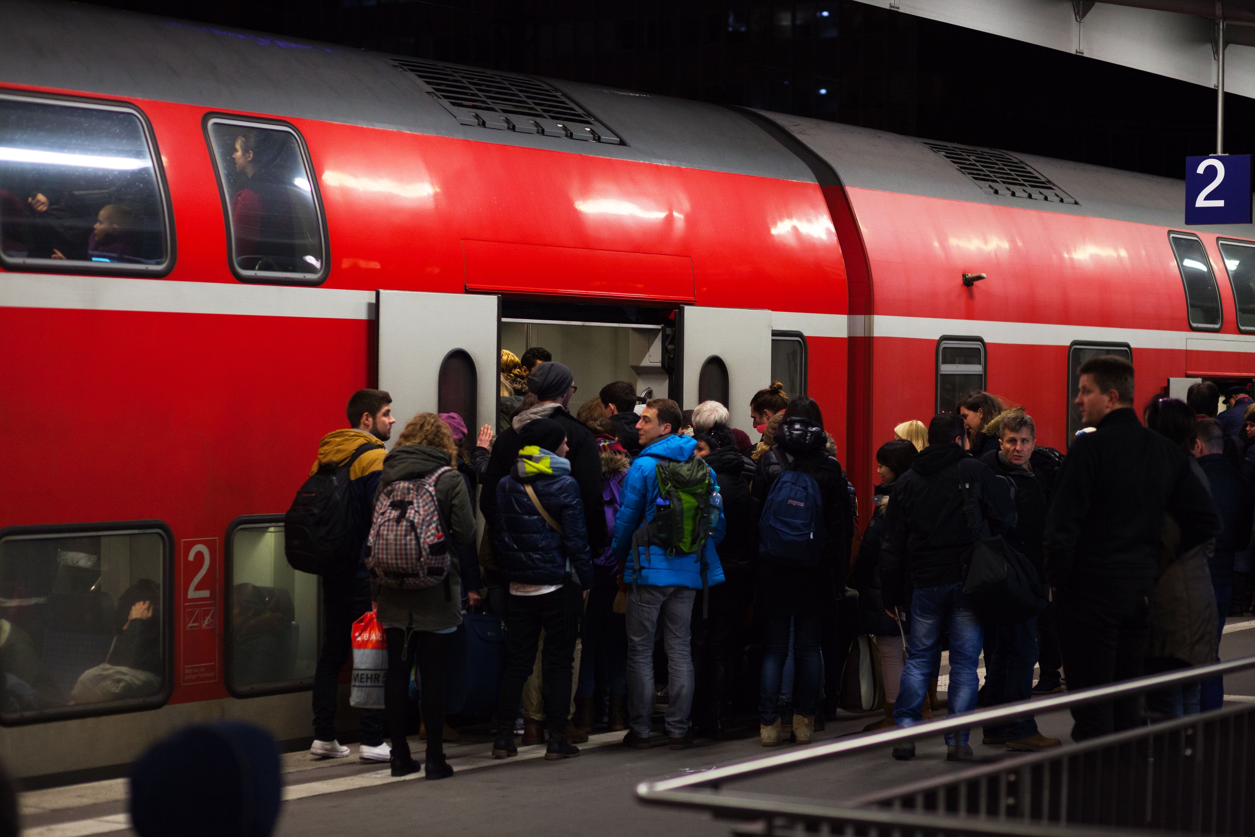 Bahnfahren boomt wieder, seit die Spritpreise angestiegen sind.