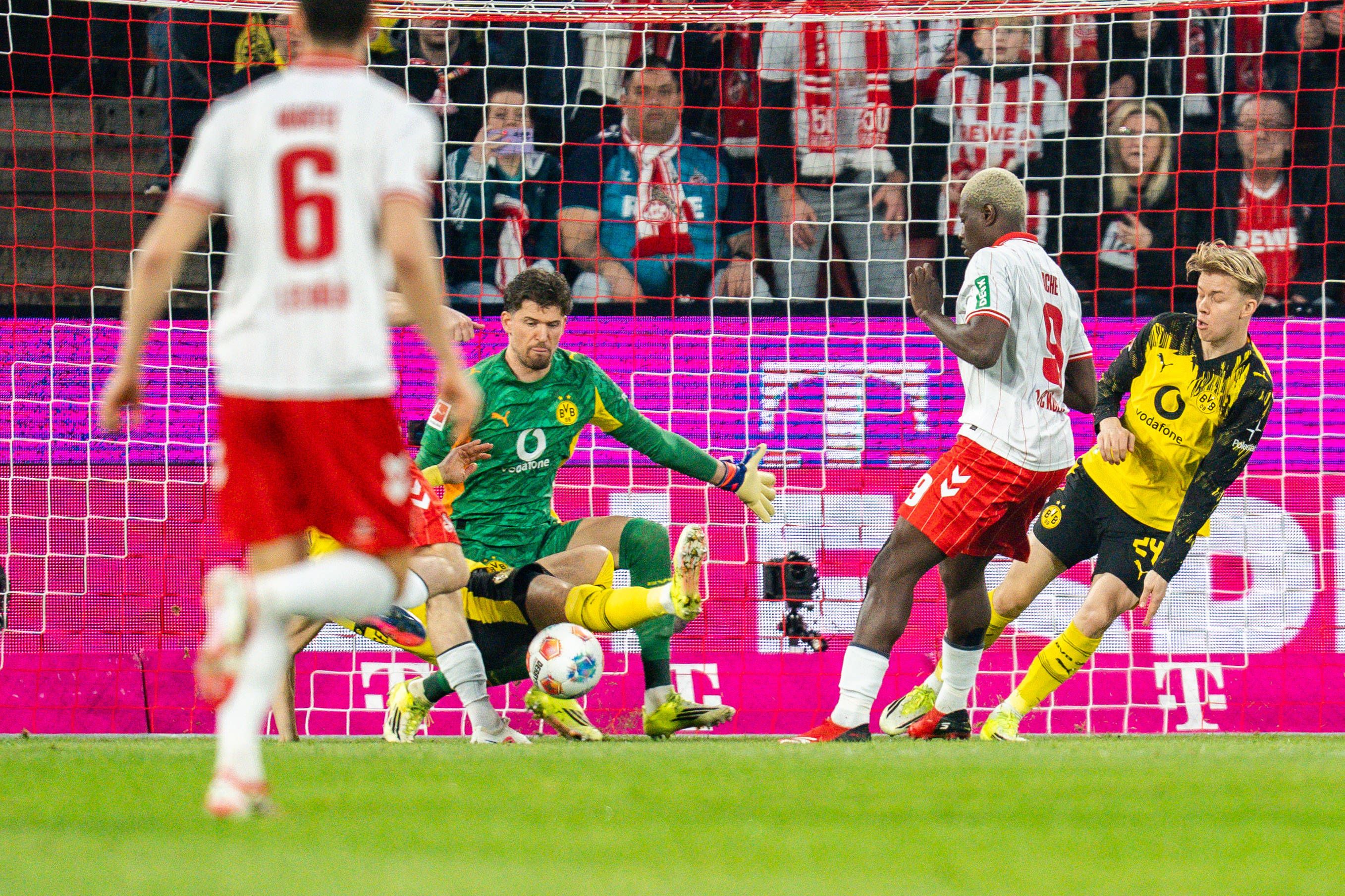 Umköämpfte Partie in Köln.