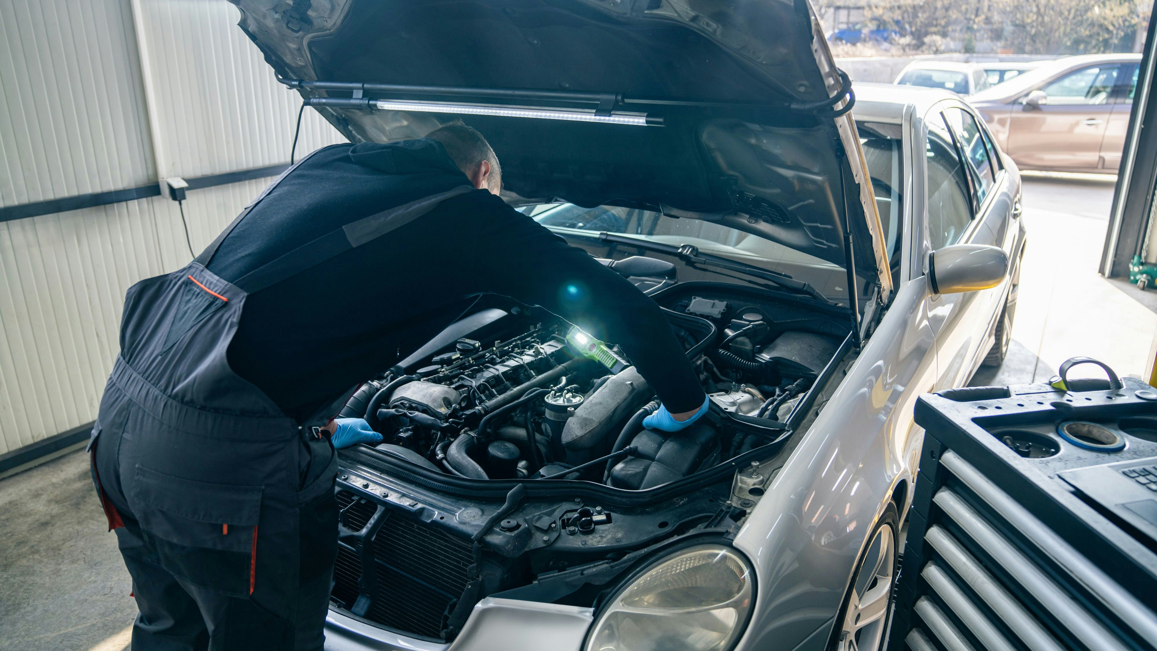 Symbolbild einer Autowerkstatt