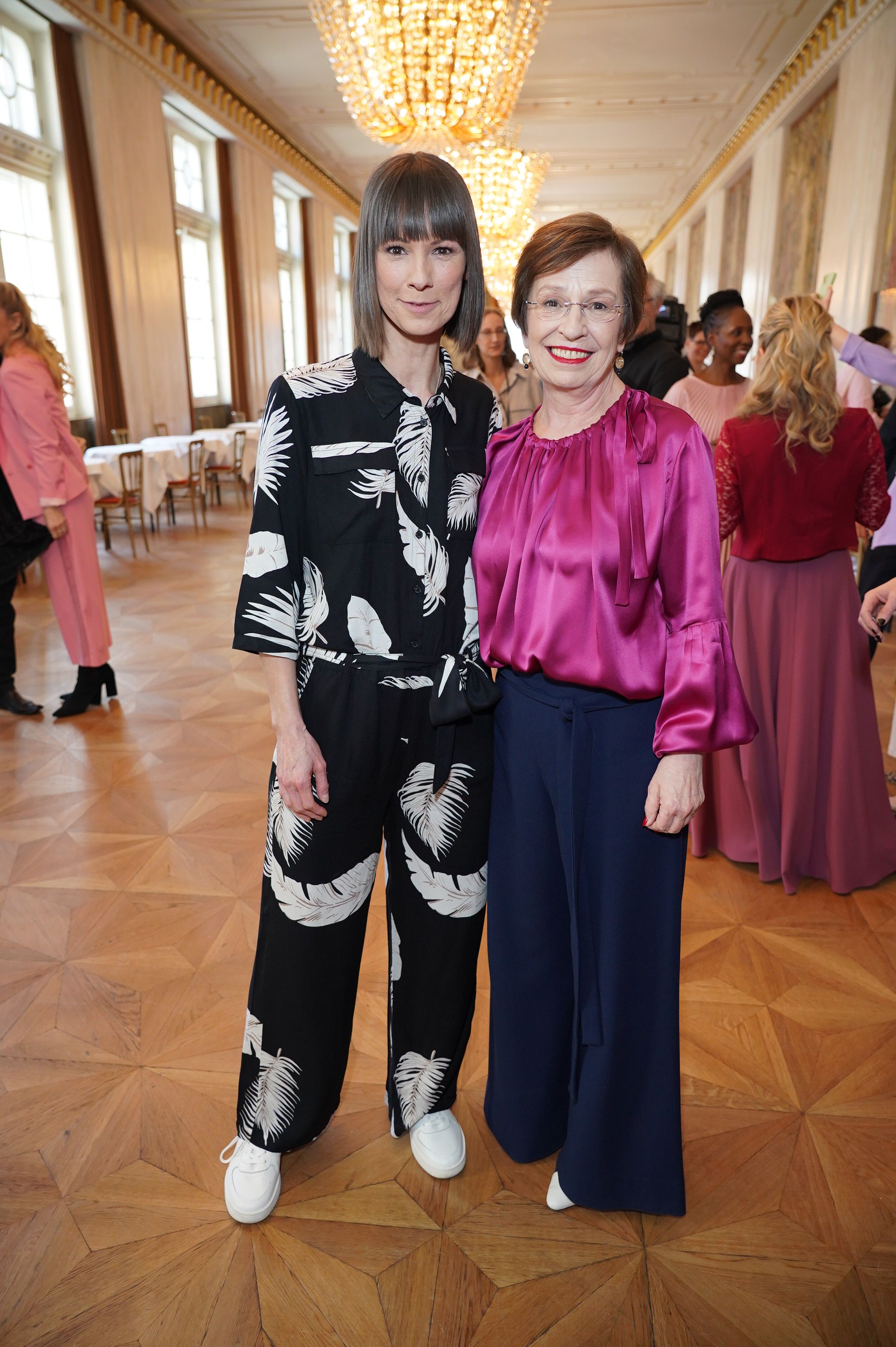 Heute.at - Voller Frauenpower! Christina stürmt die Staatsoper