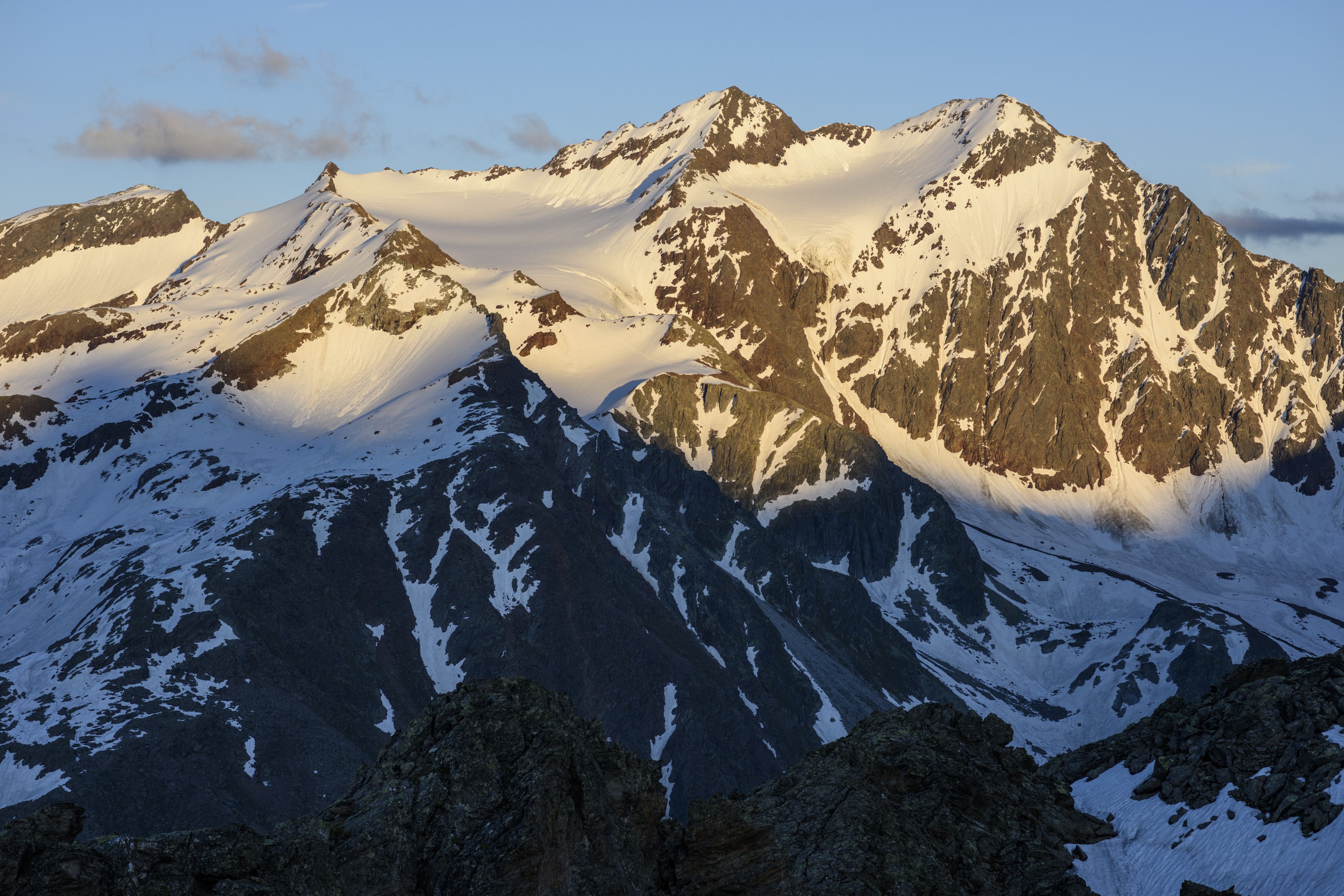Heute.at - Riesiges Schneebrett reißt Mann in Tirol in den Tod