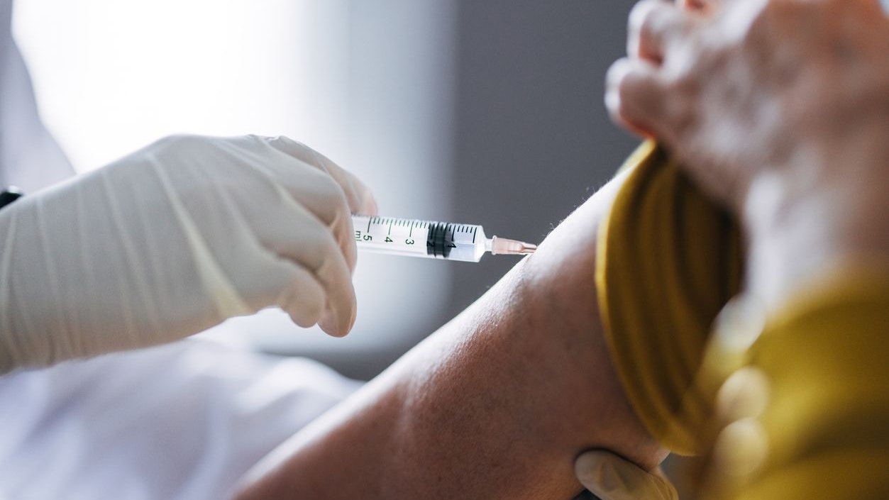 Auch in Österreich beschäftigen weiter mögliche Nebenwirkungen der Impfung.