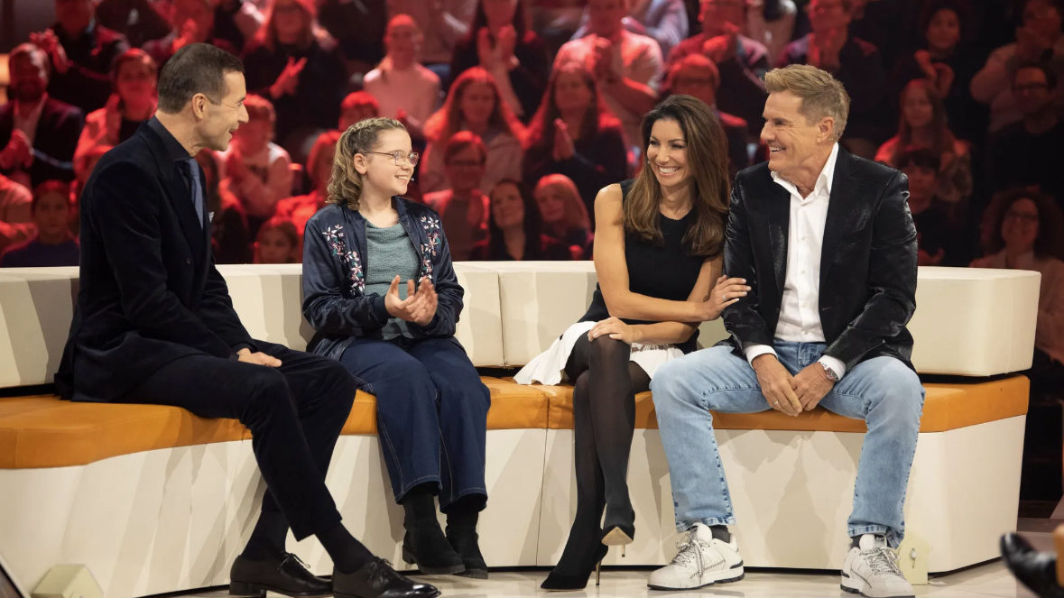 Dieter Bohlen spricht über seine Karriere und Carina. Ameli muss brav mitlauschen.