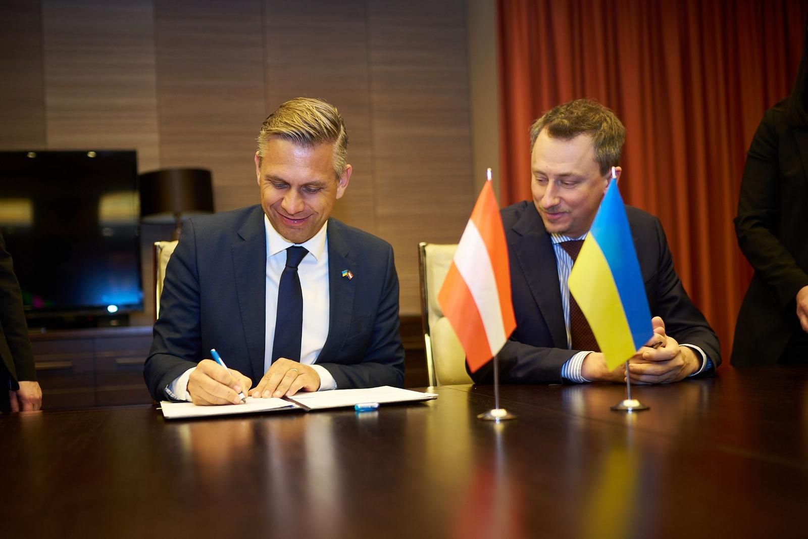 Wirtschaftsminister Wolfgang Hattmannsdorfer in der Ukraine. 