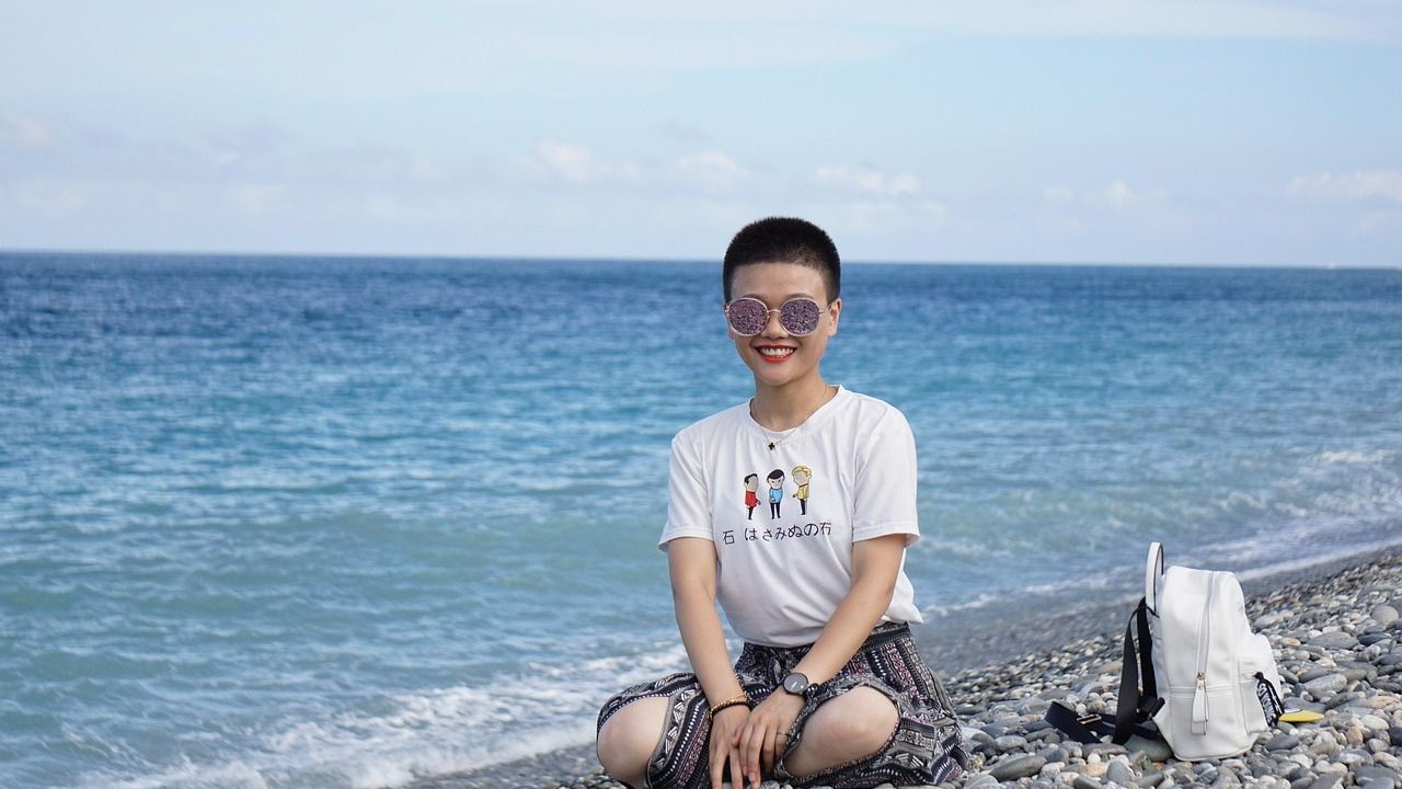 Heute.at - Ohne BH: Was ein Orthopäde Frauen rät