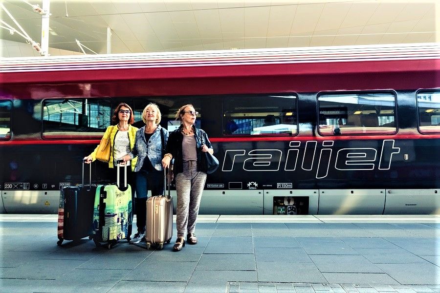 Rund 100.000 Senioren können gratis Zugtickets beantragen. 