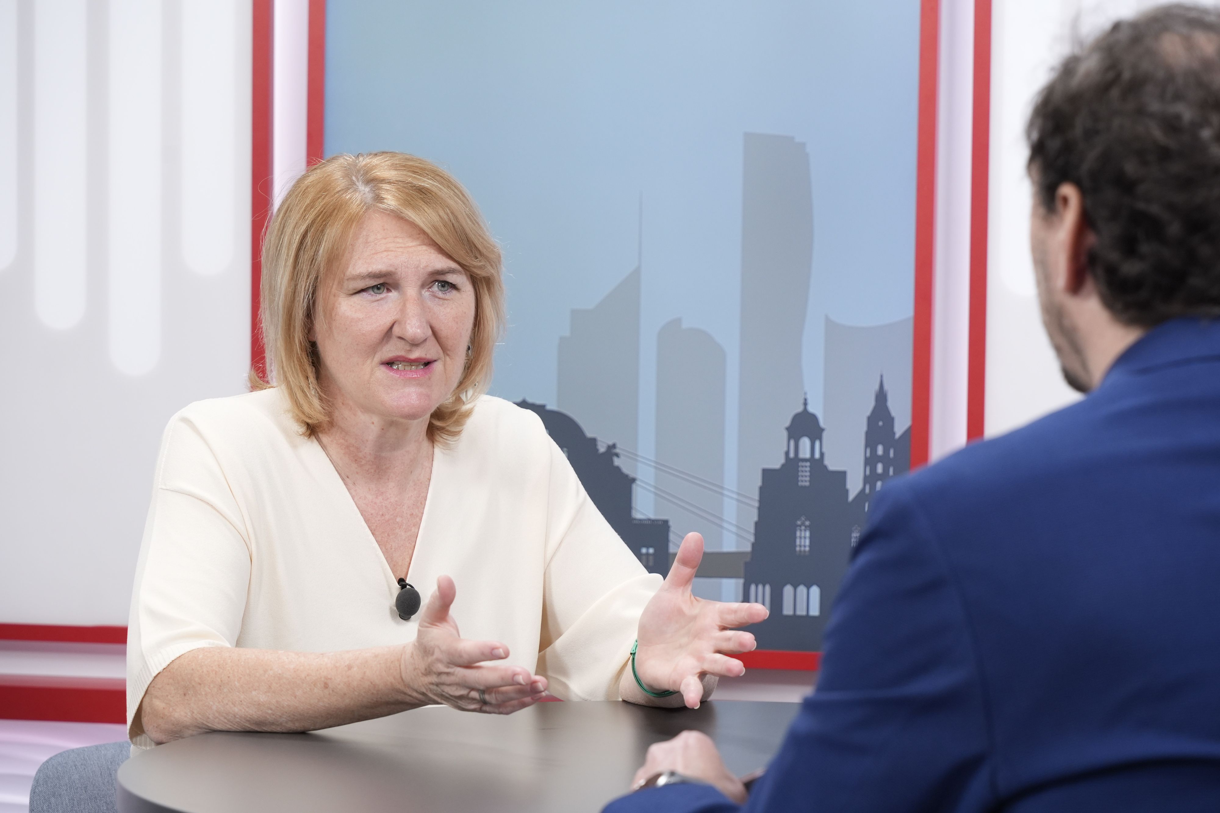 Heute.at - Krismer über hohe Spritpreise: Das ärgert mich maßlos