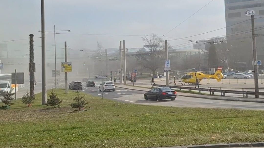 Heute.at - Riesiger Einsatz in Linz: Helikopter landet bei Bahnhof