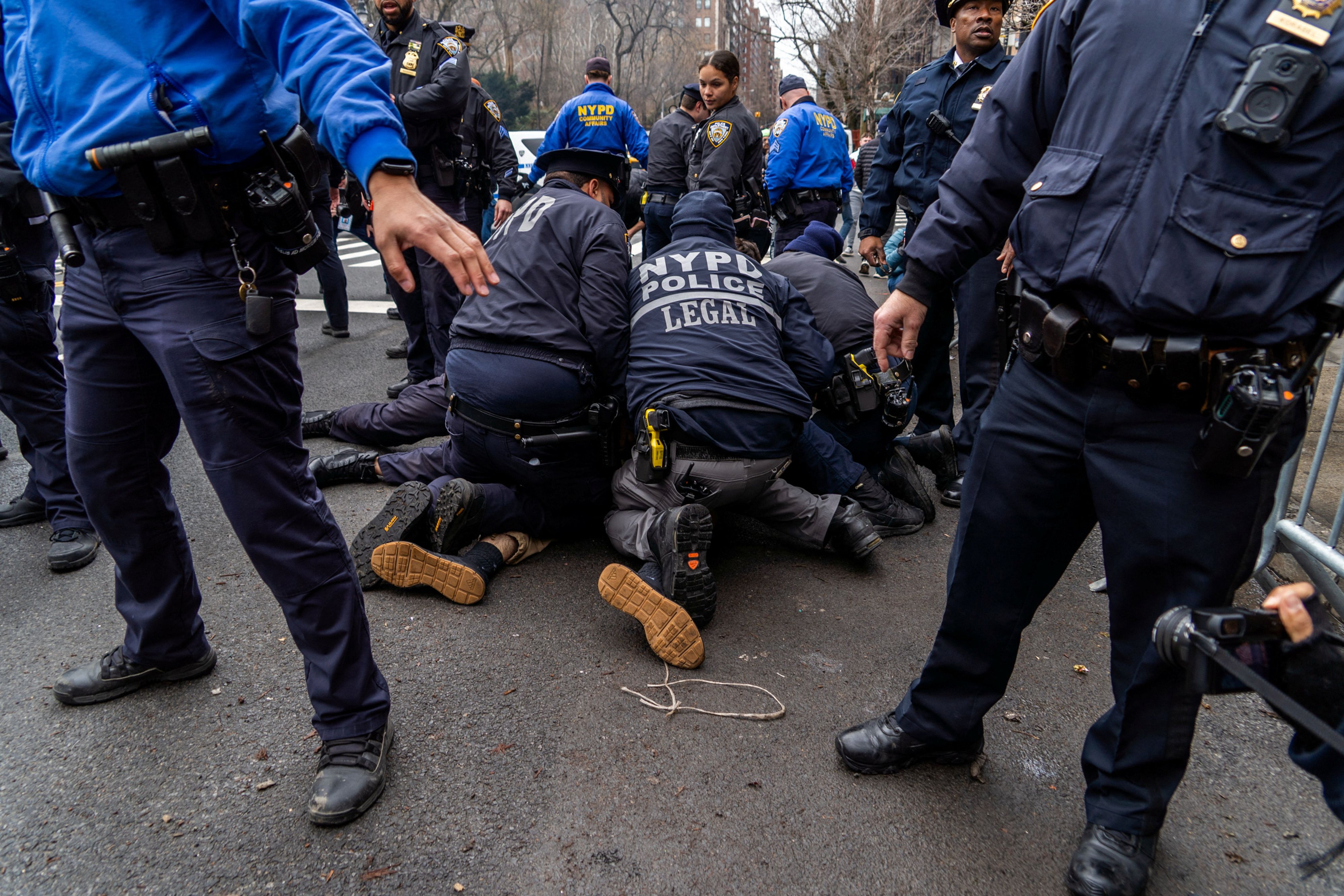 Heute.at - Bombe bei Demo – Verdächtiger rief Allahu akbar