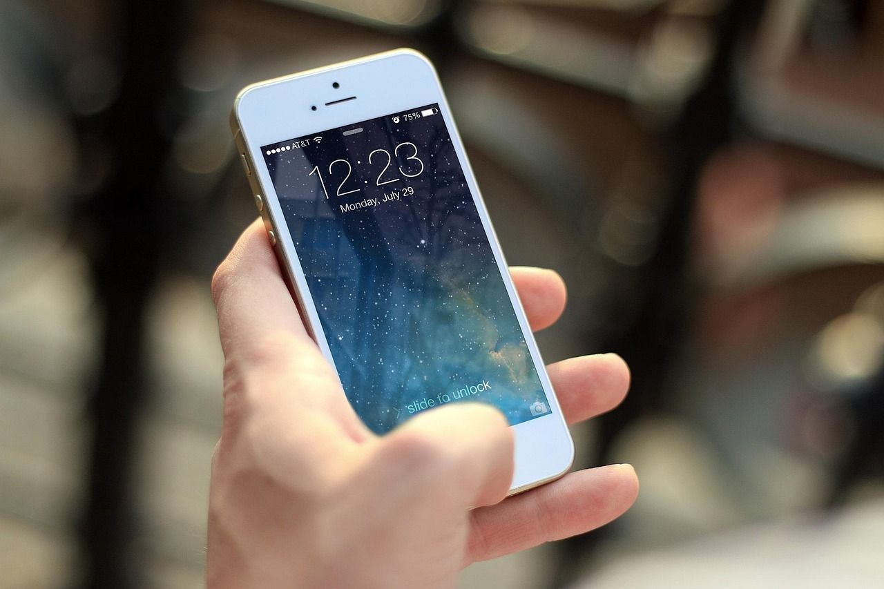 Die Neuerungen gelten für iPhones in allen EU-Staaten – entscheidend ist der aktuelle Standort des Nutzers, nicht das Herkunftsland.
