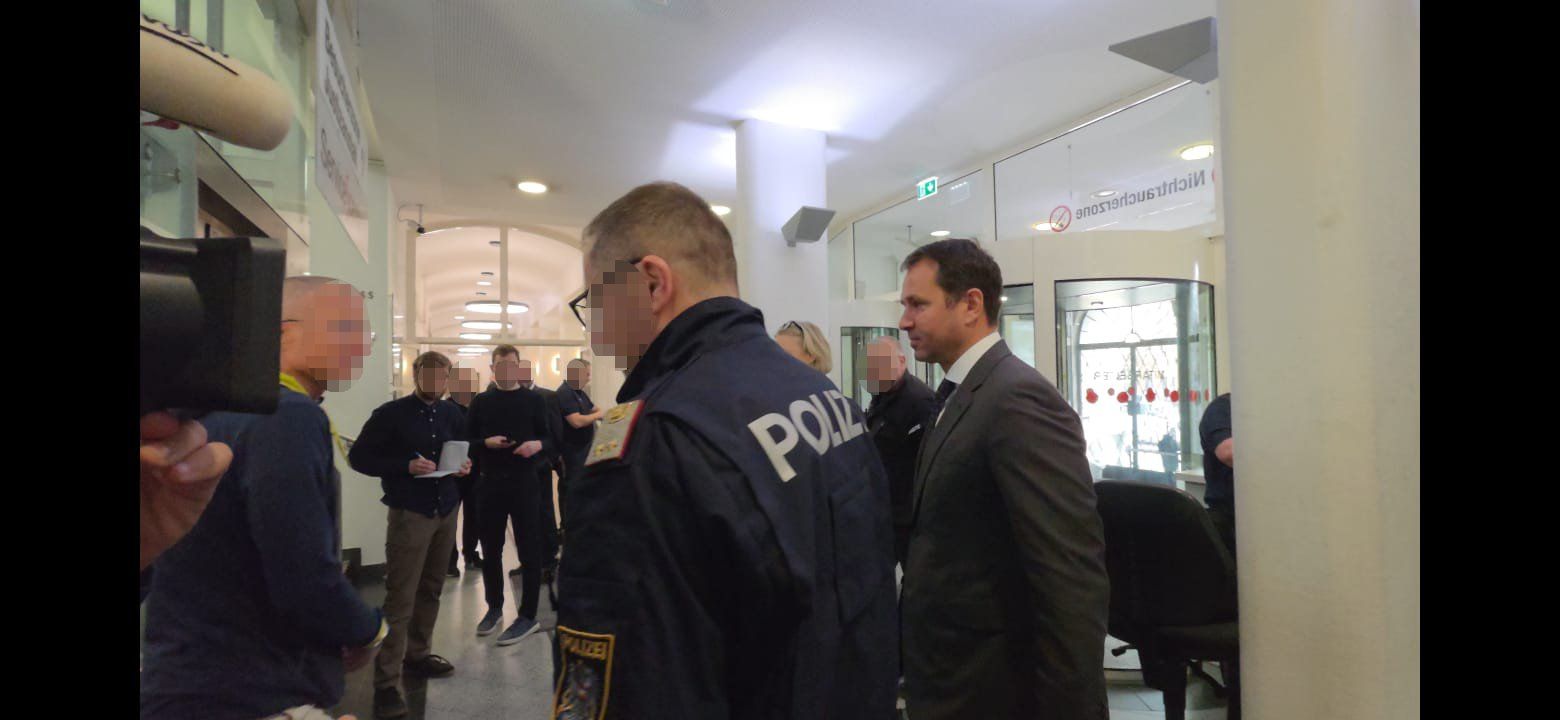 Heute.at - Er ist da! Kronzeuge Thomas Schmid sagt vor Gericht aus