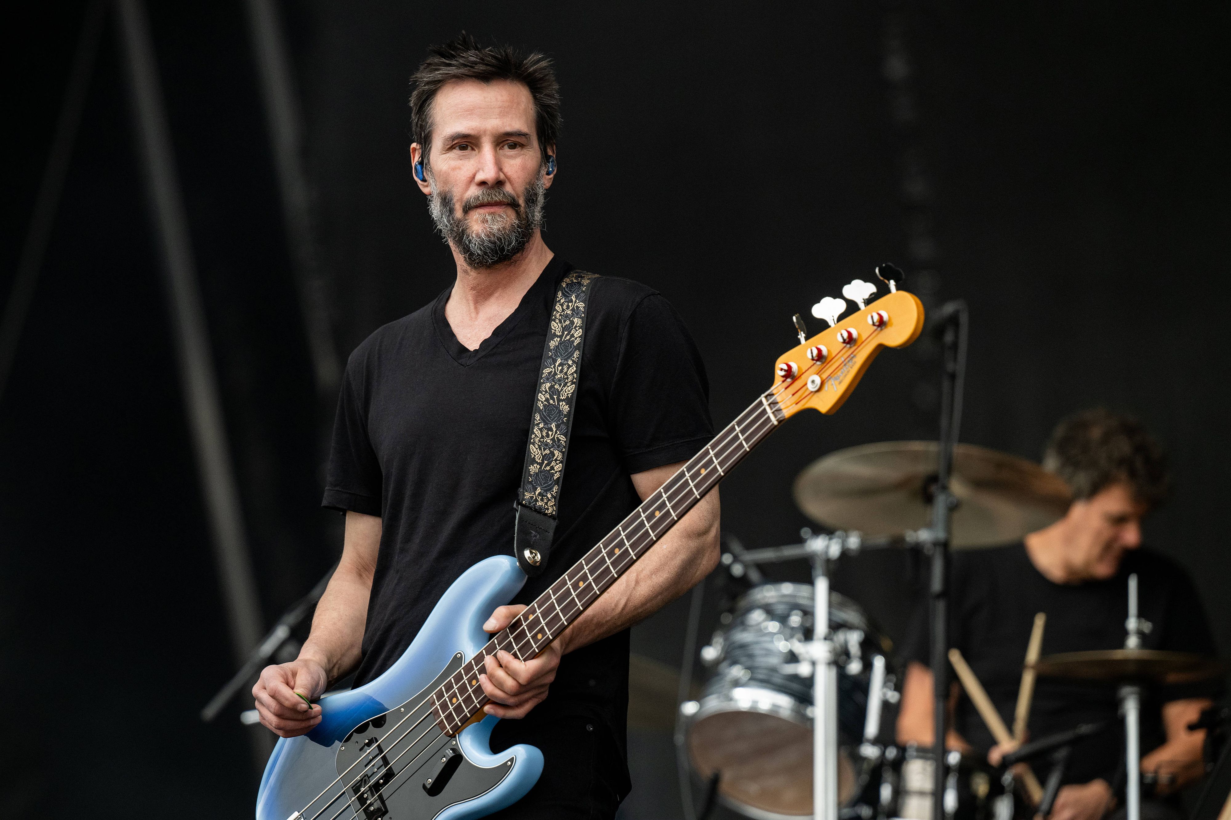Dogstar-Bassist and Schauspieler <strong>Keanu Reeves</strong> beim Rock for People Festival in Tschechien, 2024.