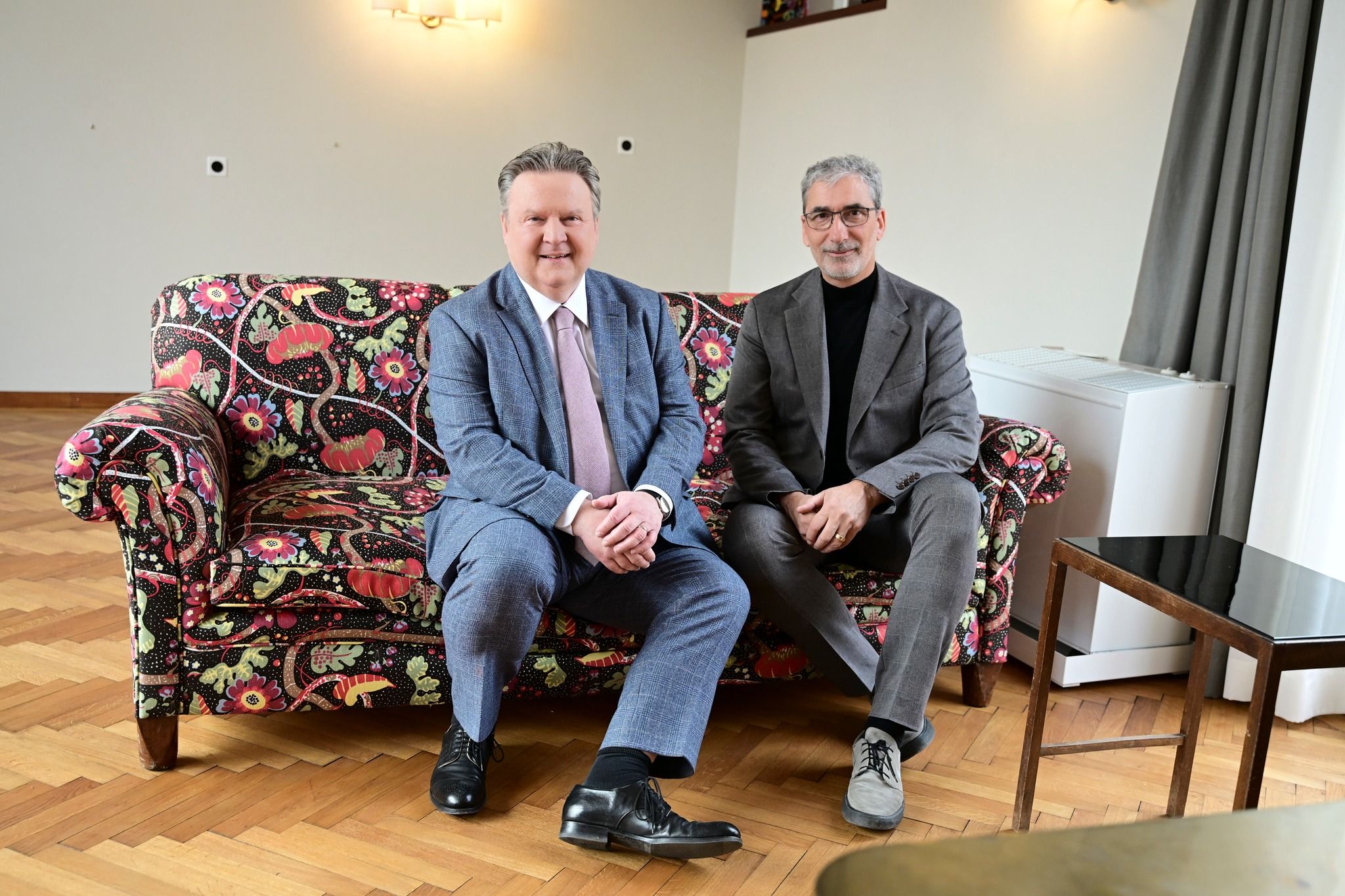 Bürgermeister Michael Ludwig (SP) mit Geschäftsführer Lothar Trierenberg in der Villa Beer.